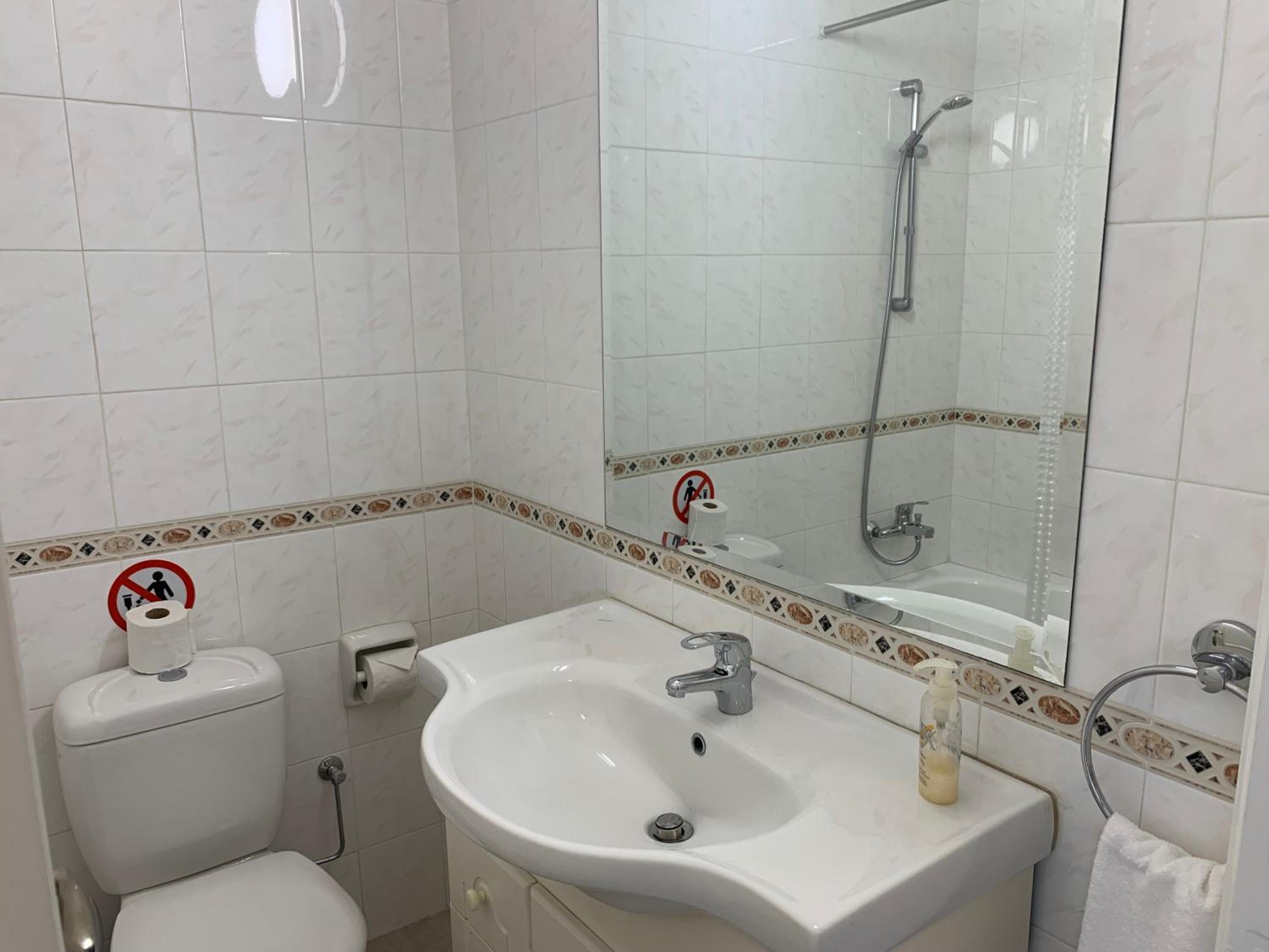Kings Palace - stylish, modern 2 bed with sea views