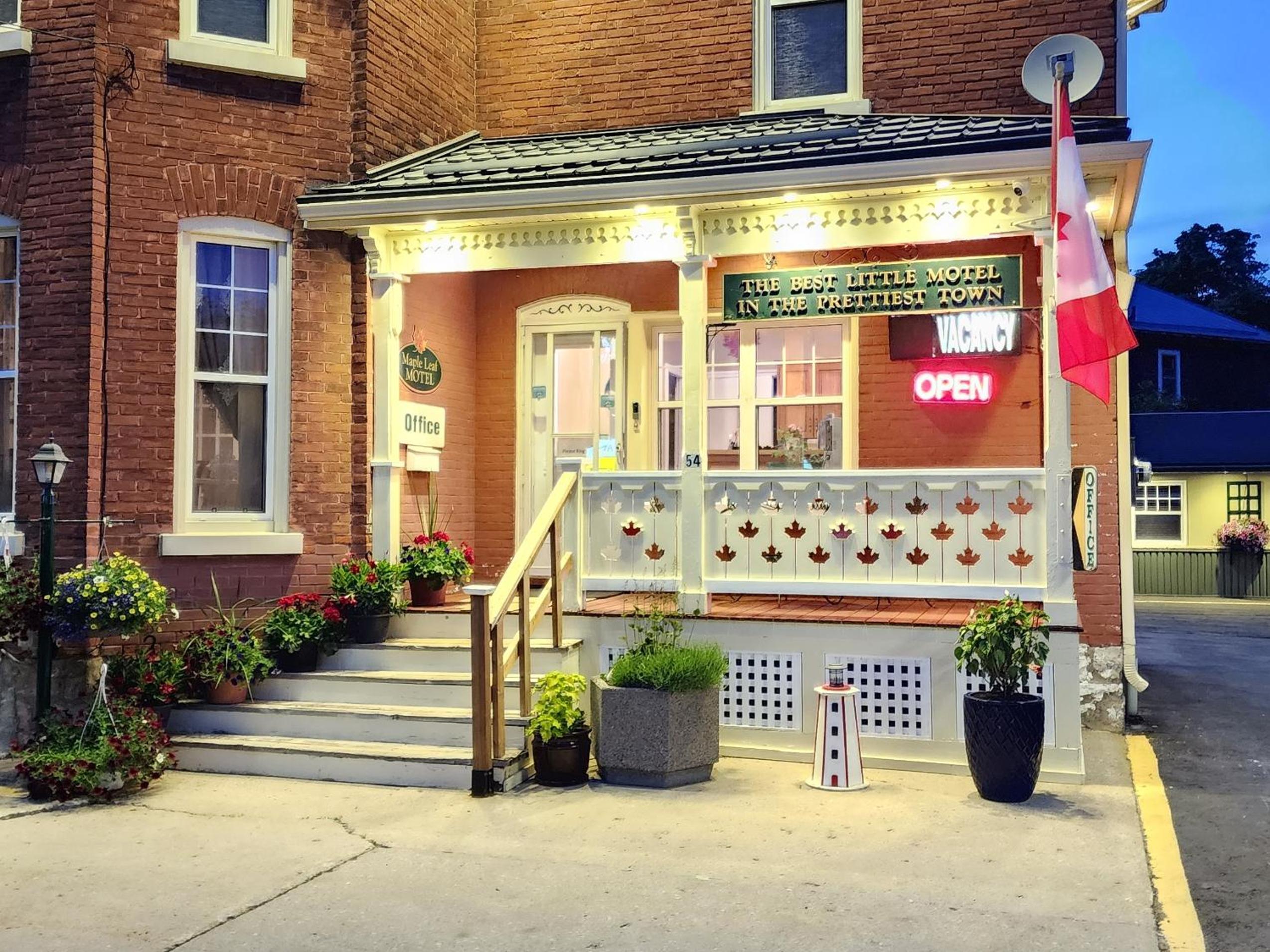 Maple Leaf Motel