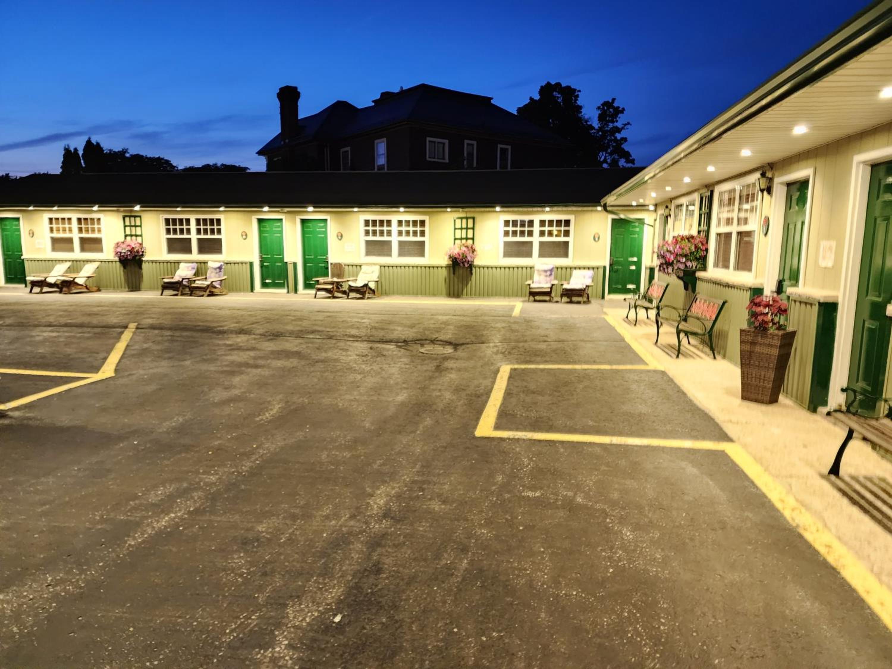 Maple Leaf Motel