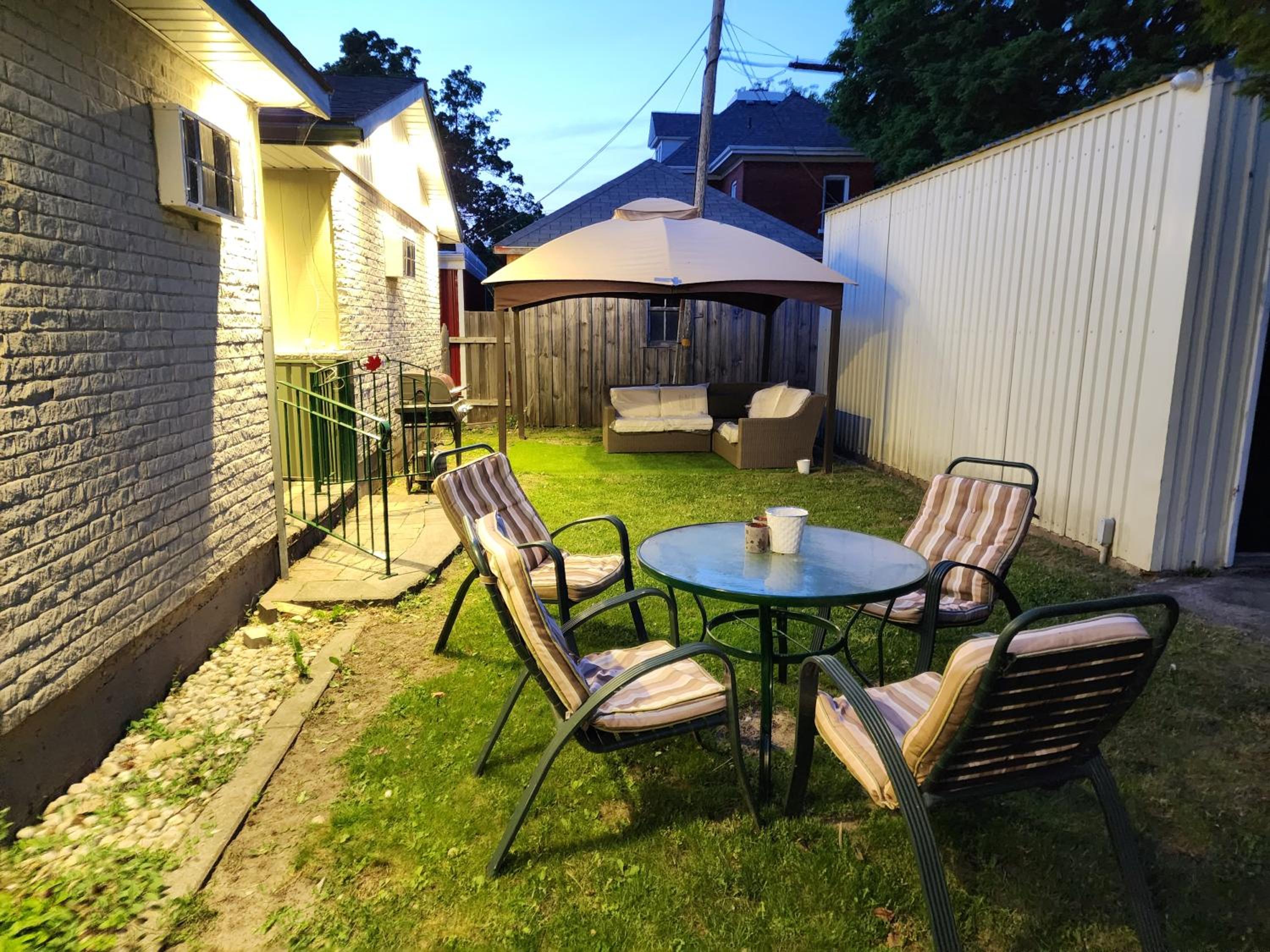 Maple Leaf Motel