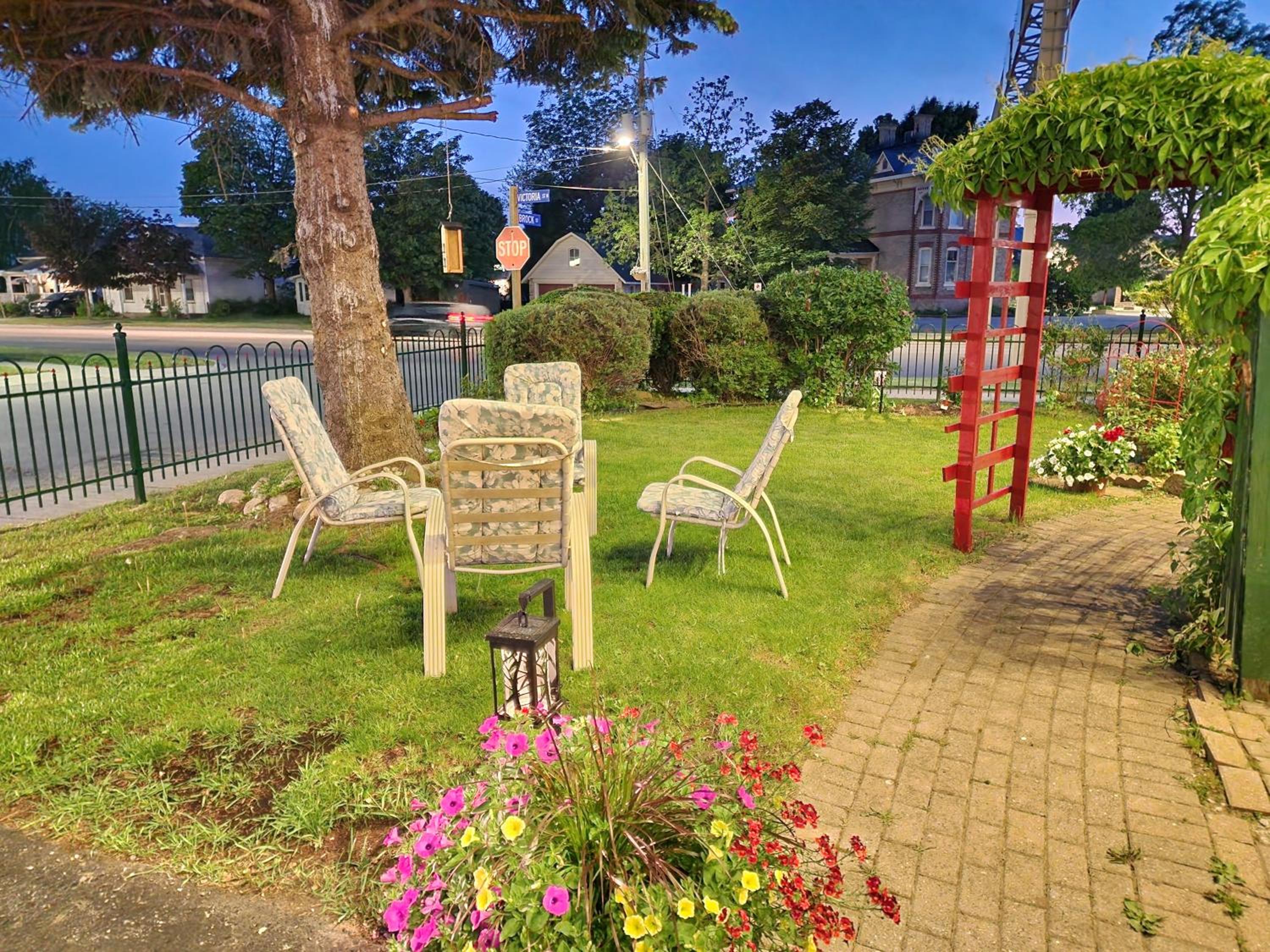 Maple Leaf Motel