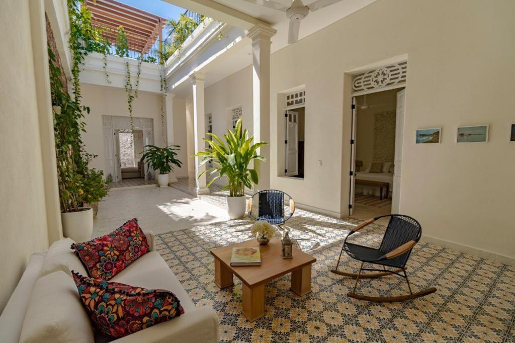Private house-swimming pool - Old Santa Marta