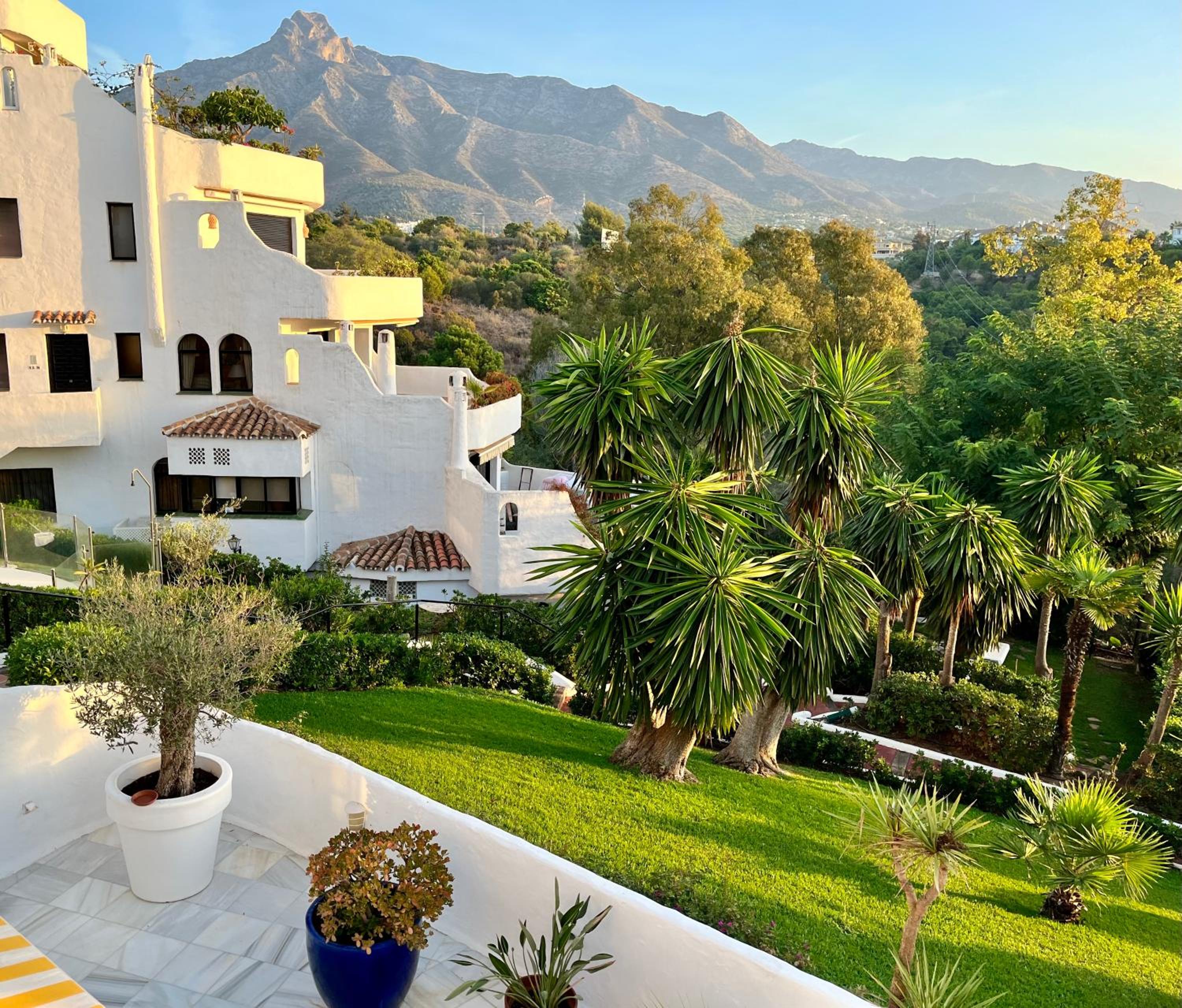 Superb Townhouse in Golden Mile photo 5