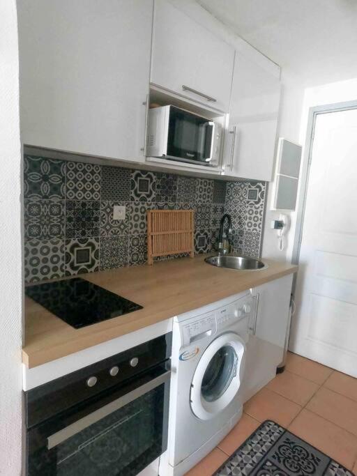 Appartement piscine et plage privée ! view 5