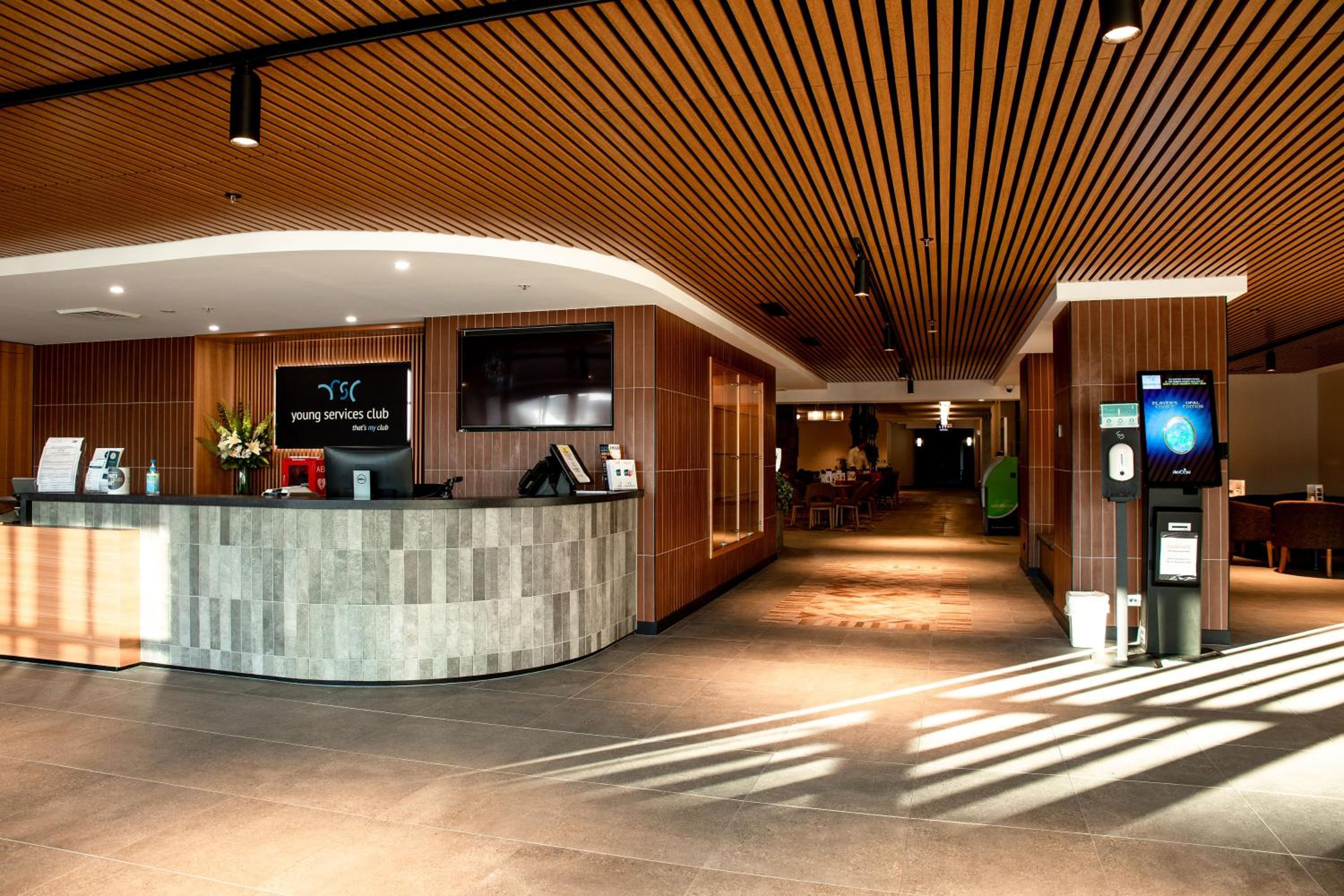 Young Federation Motor Inn and Services Club
