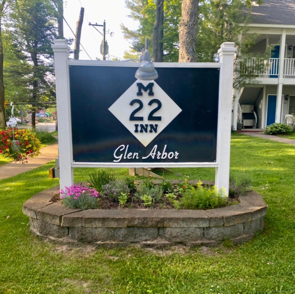 M22 Inn Glen Arbor