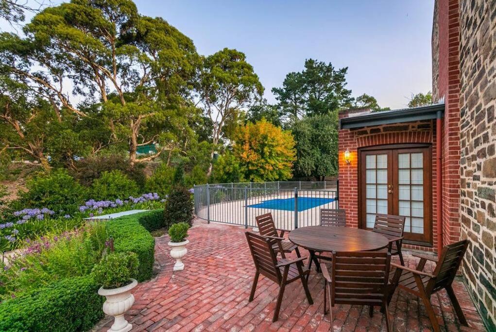 Hahndorf Luxury Retreat 5 bedrooms for 12 guests