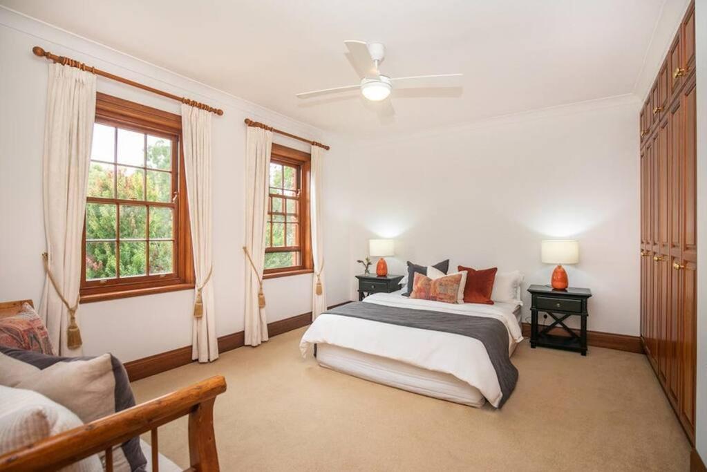 Hahndorf Luxury Retreat 5 bedrooms for 12 guests