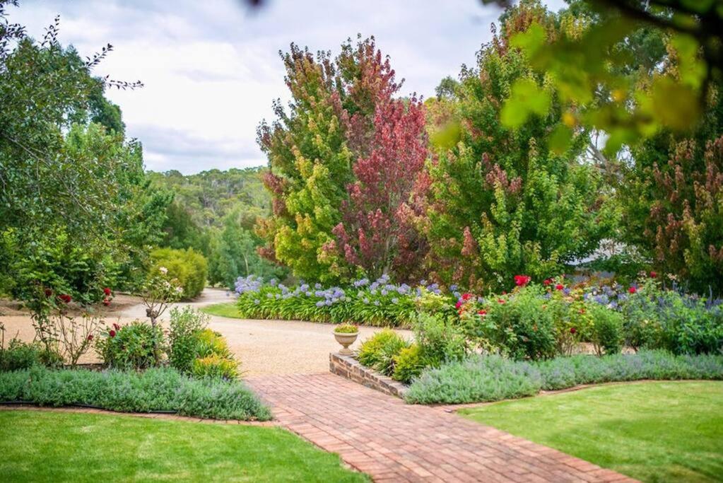 Hahndorf Luxury Retreat 5 bedrooms for 12 guests