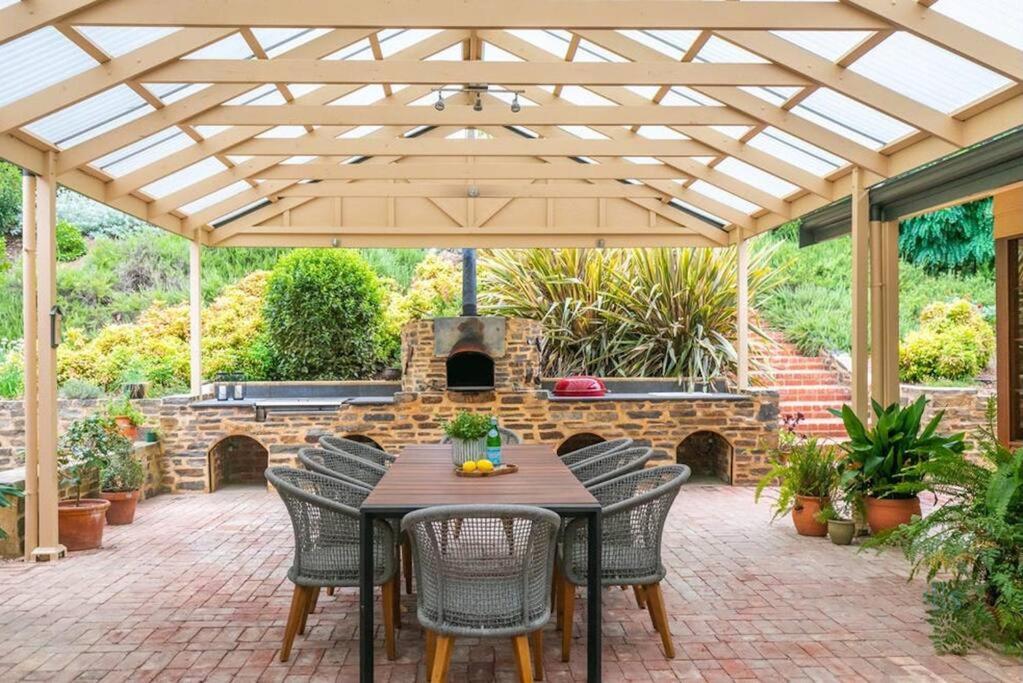 Hahndorf Luxury Retreat 5 bedrooms for 12 guests