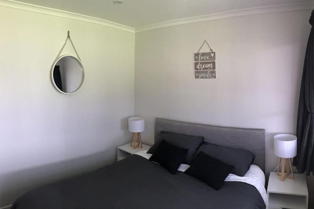 Black Beauty - Spacious Family Retreat for 12 with Spa view 4