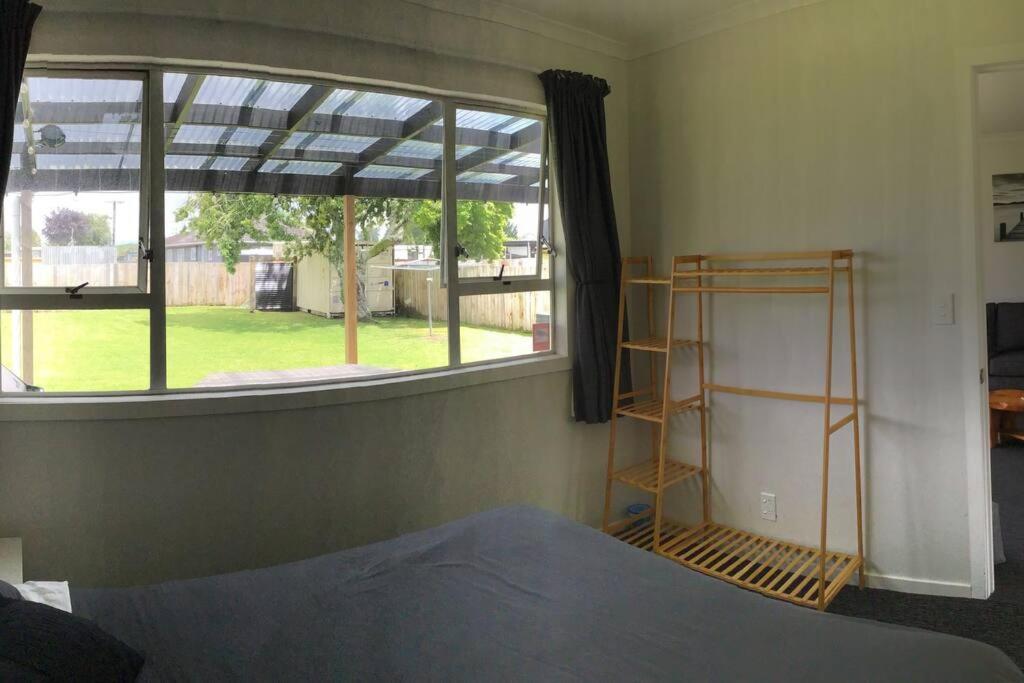 Black Beauty - Spacious Family Retreat for 12 with Spa view 5
