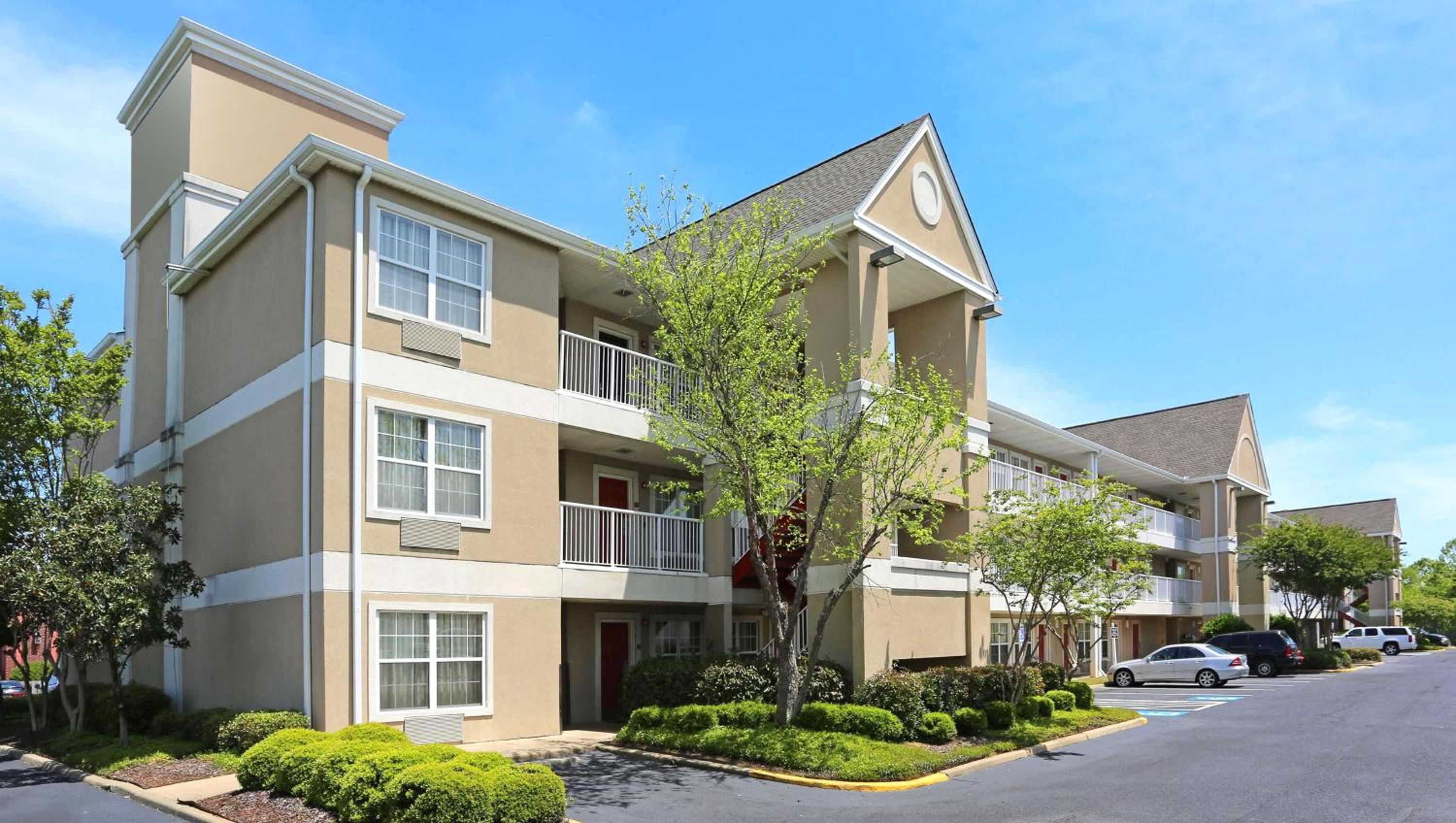 Hotel Home 1 Suites Extended Stay - Image 1