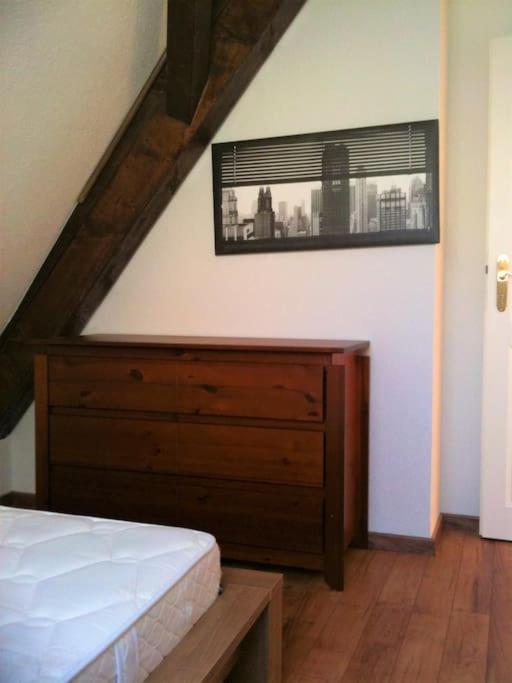 Beautiful Top Floor Apartment with Lake View