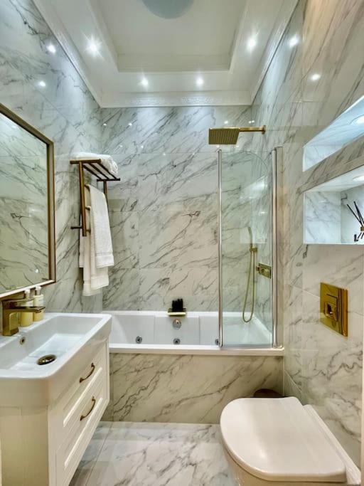 The Marilyn Suite - London Marylebone