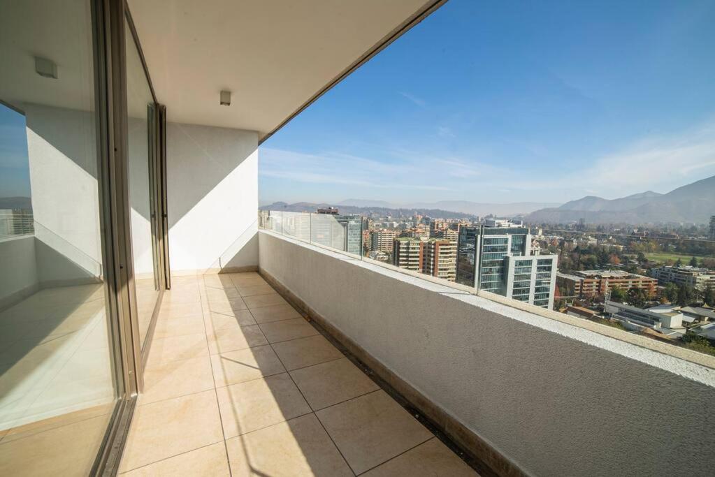 Las Condes, al lado de Marriott y Parque Arauco, ideal para Trabajo, Salud y Vacaciones