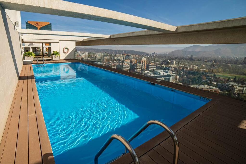 Las Condes, al lado de Marriott y Parque Arauco, ideal para Trabajo, Salud y Vacaciones