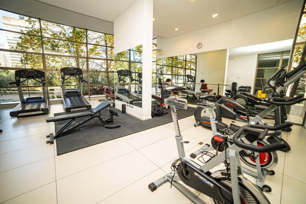 Las Condes, al lado de Marriott y Parque Arauco, ideal para Trabajo, Salud y Vacaciones