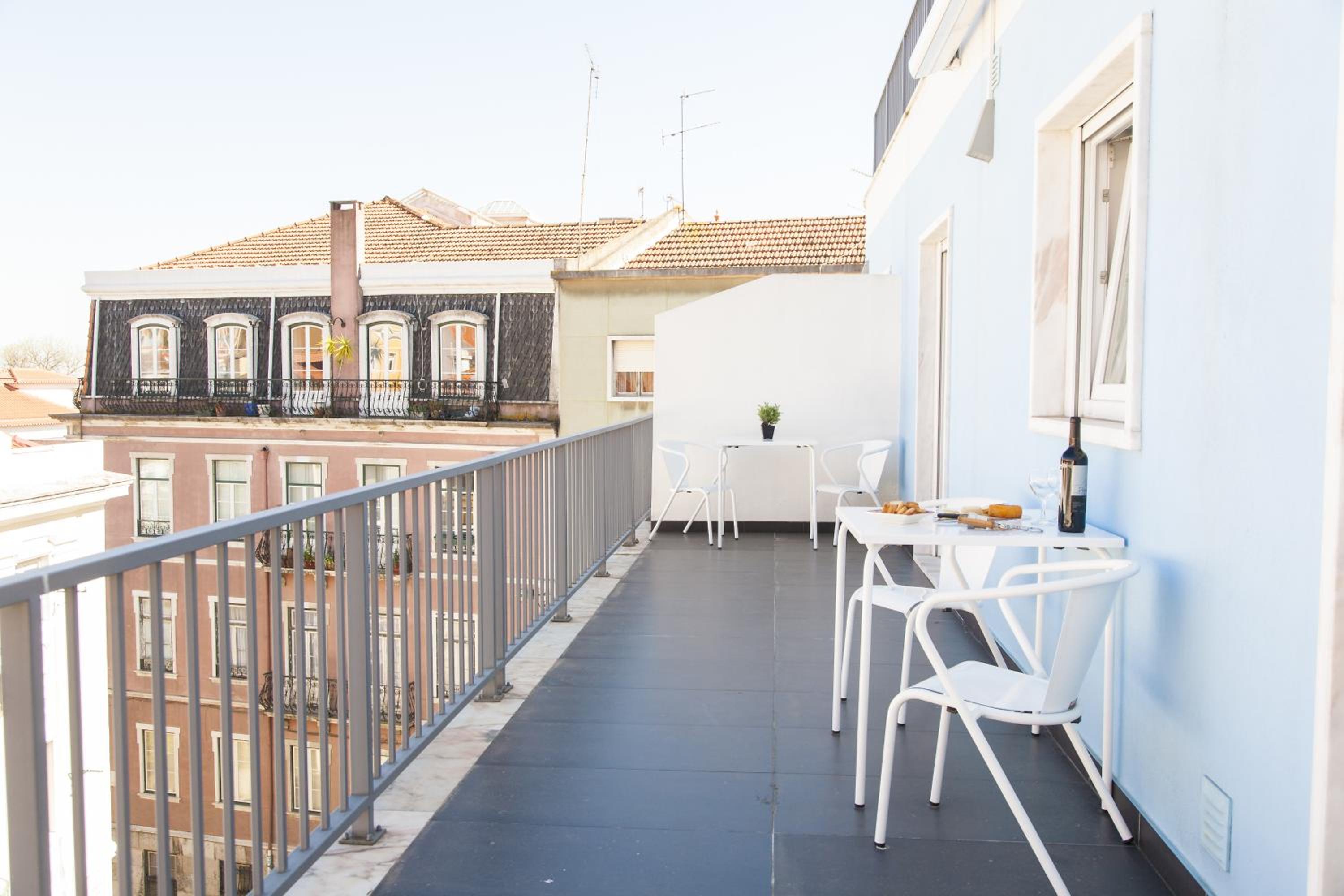 GuestReady - Chic flat near Estrela Garden view 2