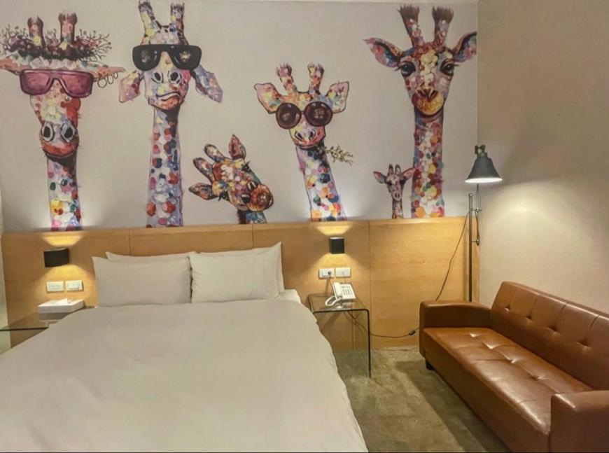Travel Art Inn