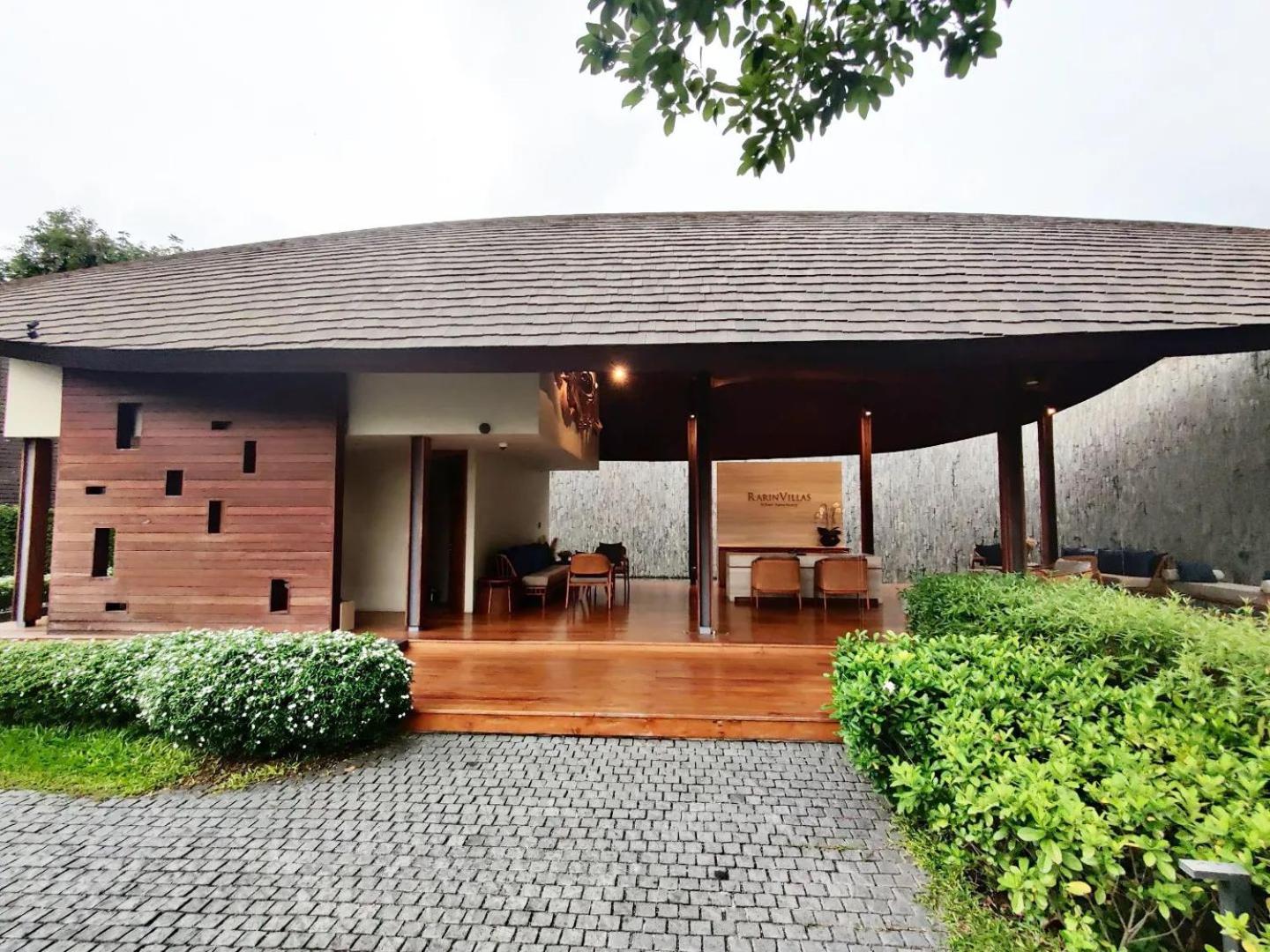 Rarin Villas