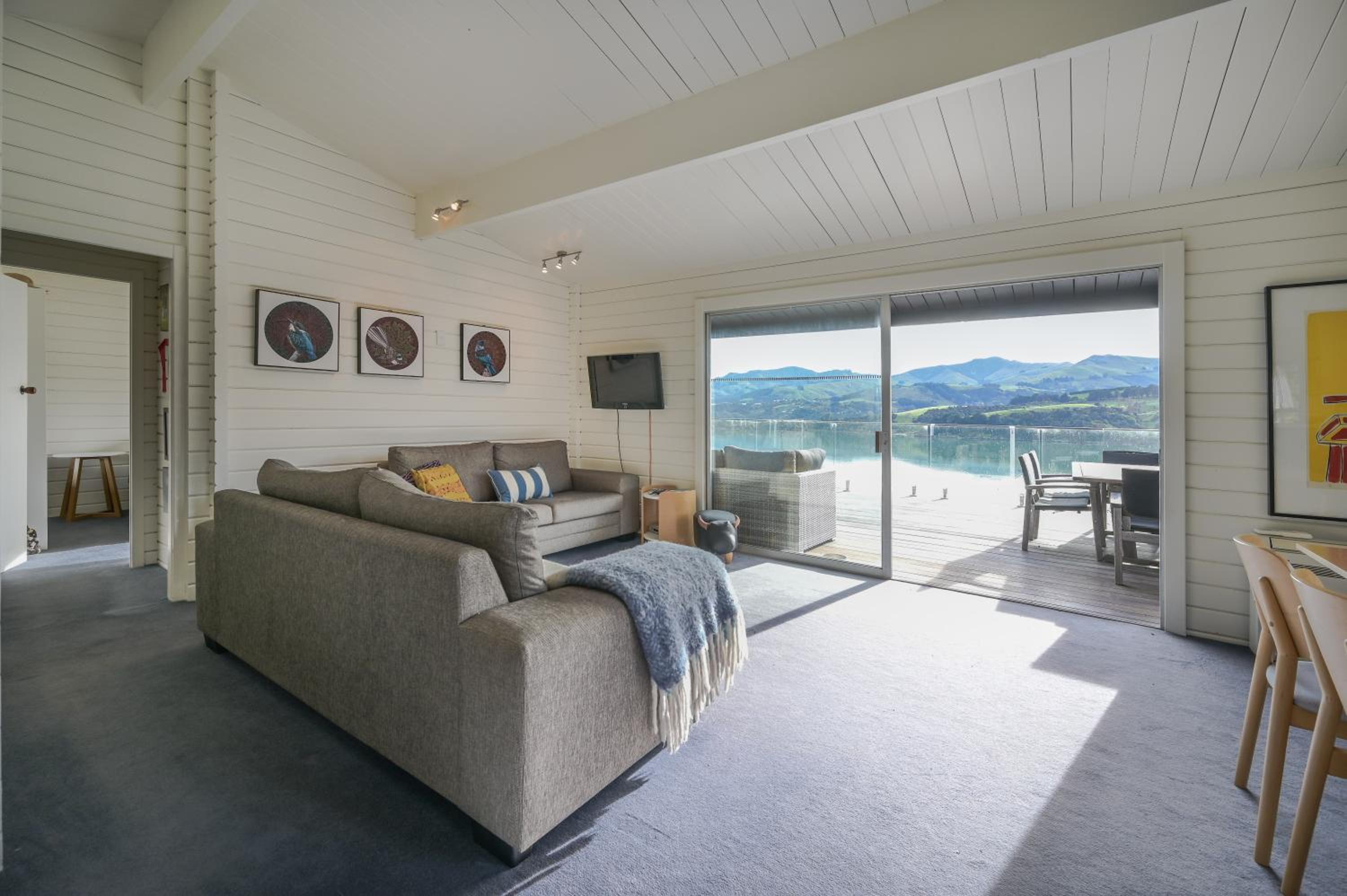 Birdsong Bliss - Takamatua Holiday Home