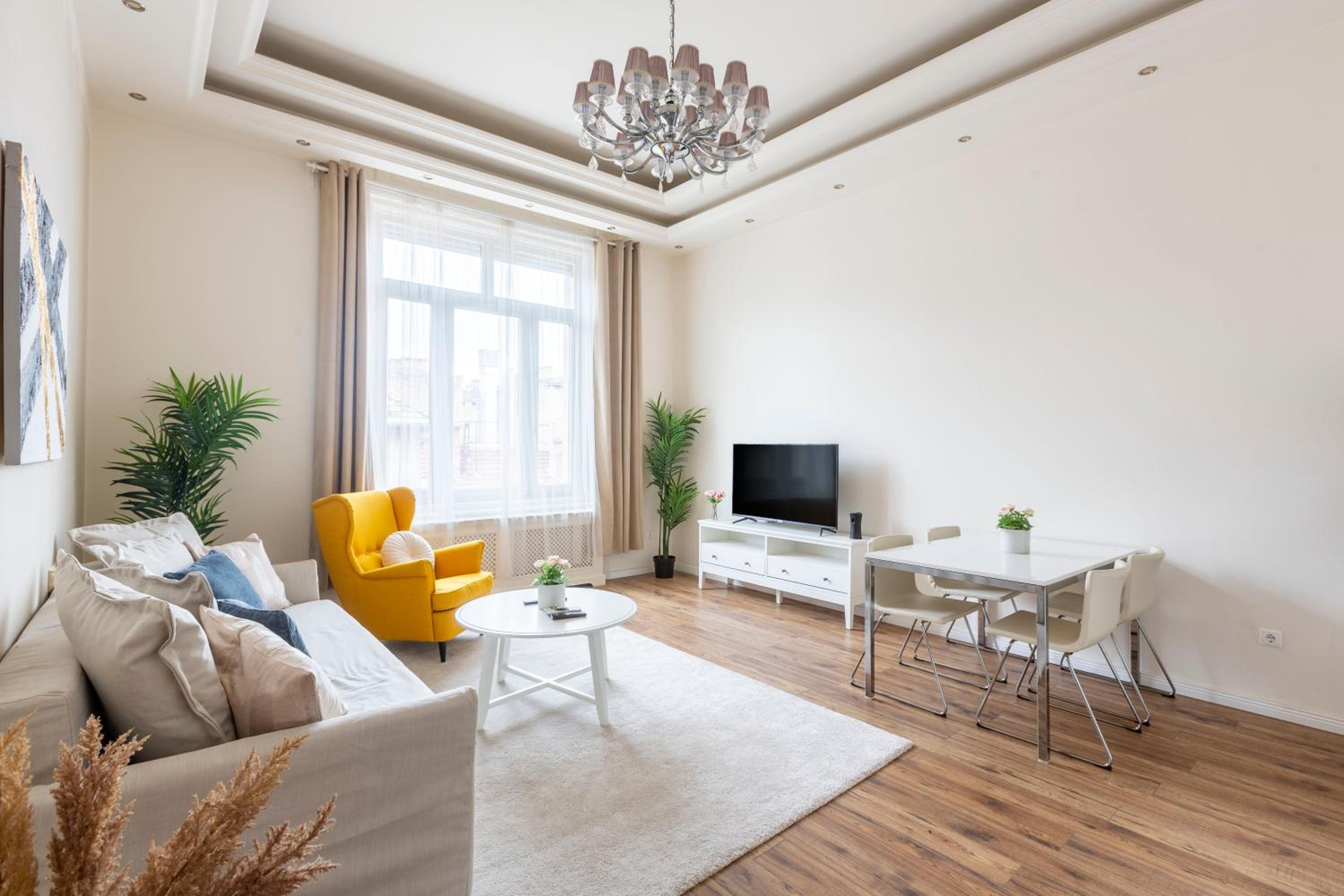Luxurious Central Apartment in Liszt Ferenc Square view 2