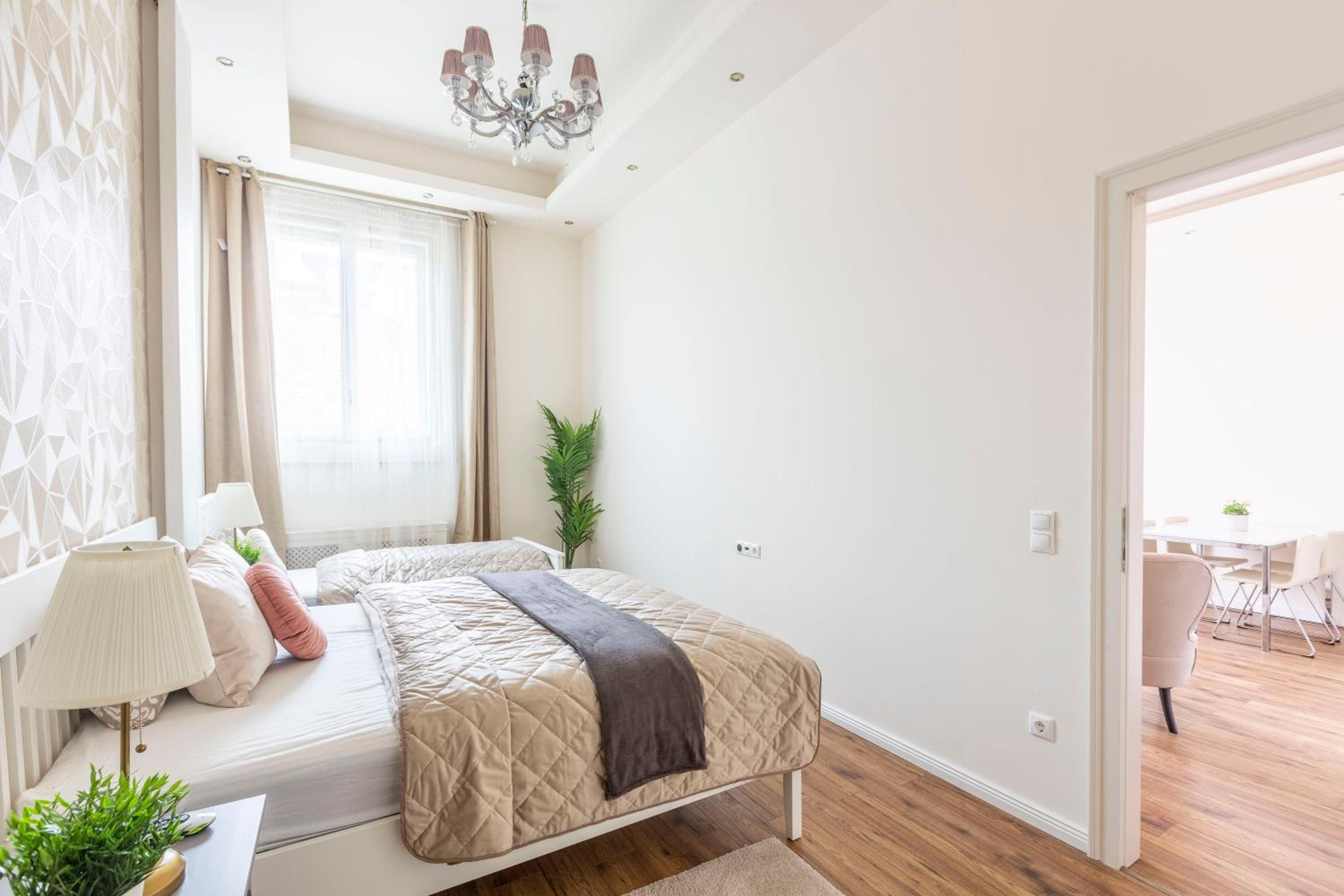Luxurious Central Apartment in Liszt Ferenc Square view 4