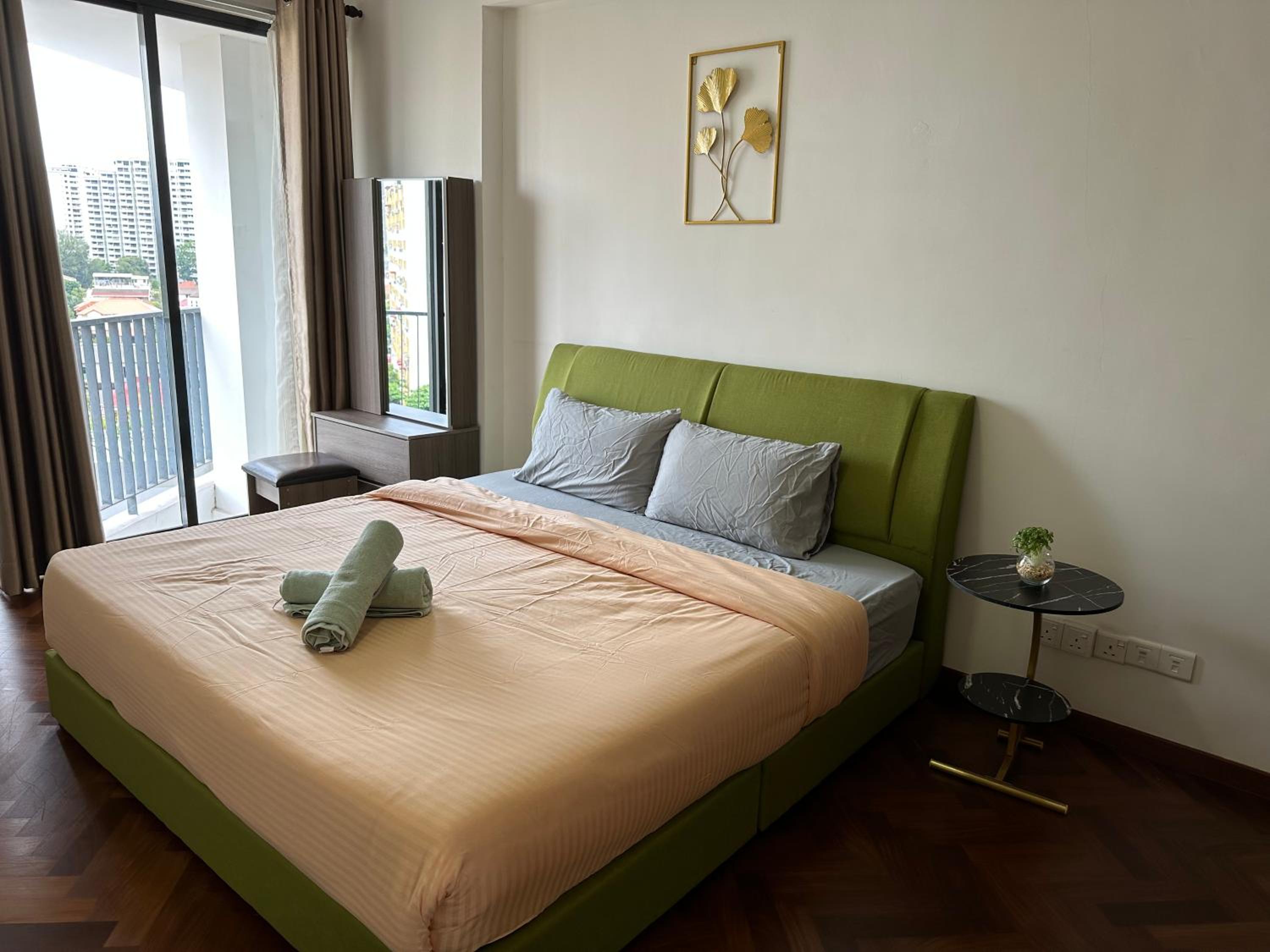 NEW 4Queen Bed 3 Room 2CP near Gurney with tvbox and KTV Set photo 7
