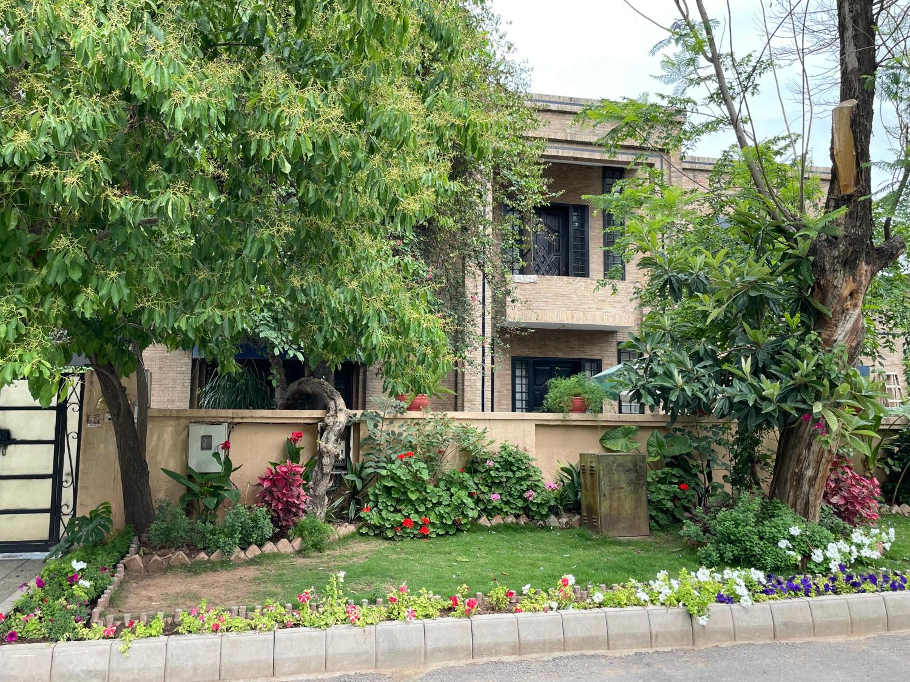 Riviera Courtyard Guest House Islamabad