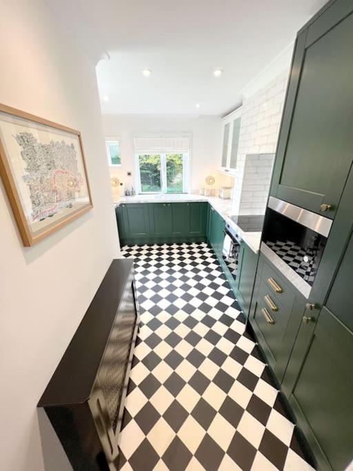 Magnolia Cottage - Kent view 2