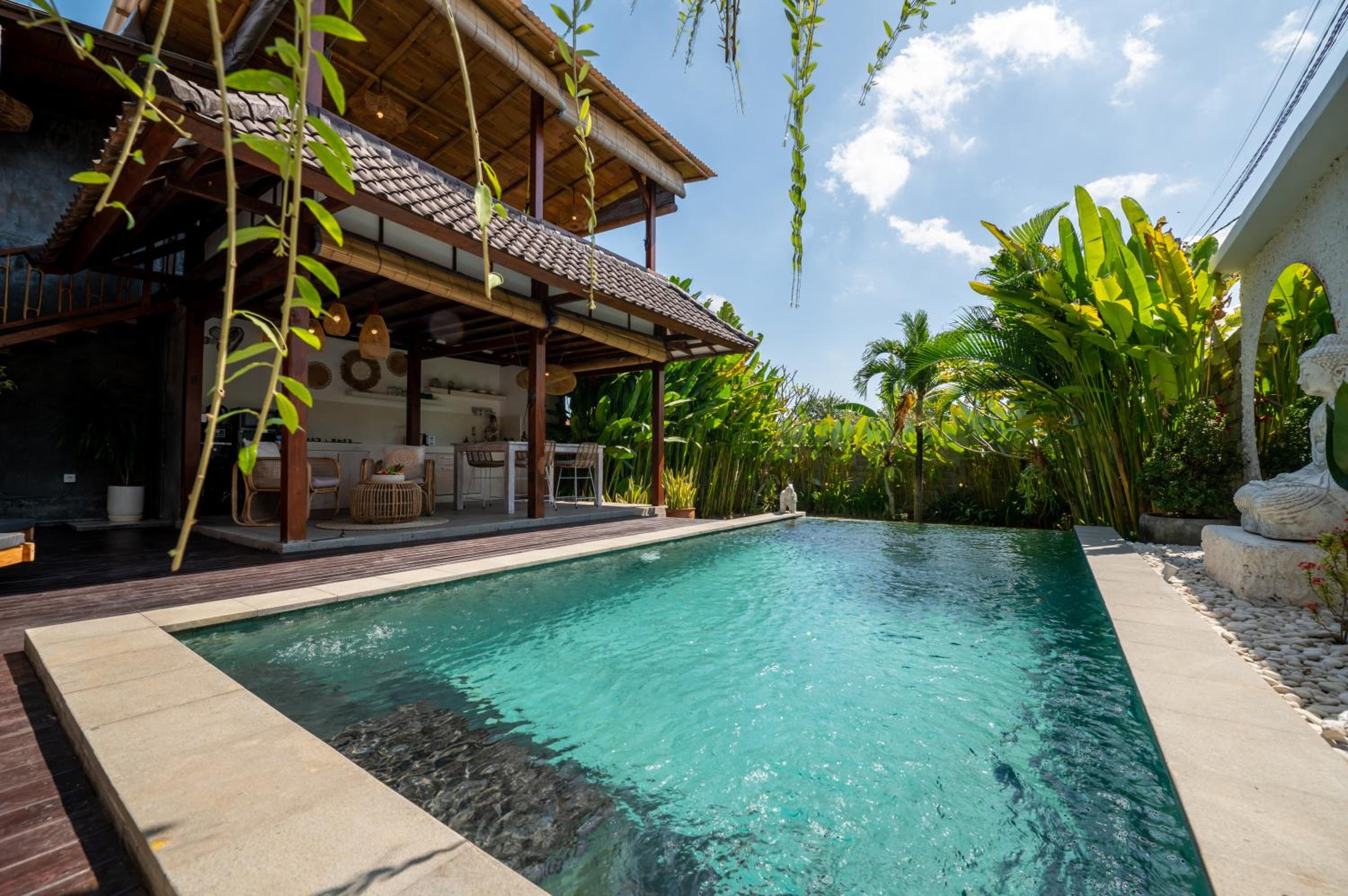 Villa Innerbloom stylish 2BR with large pool & garden view 3