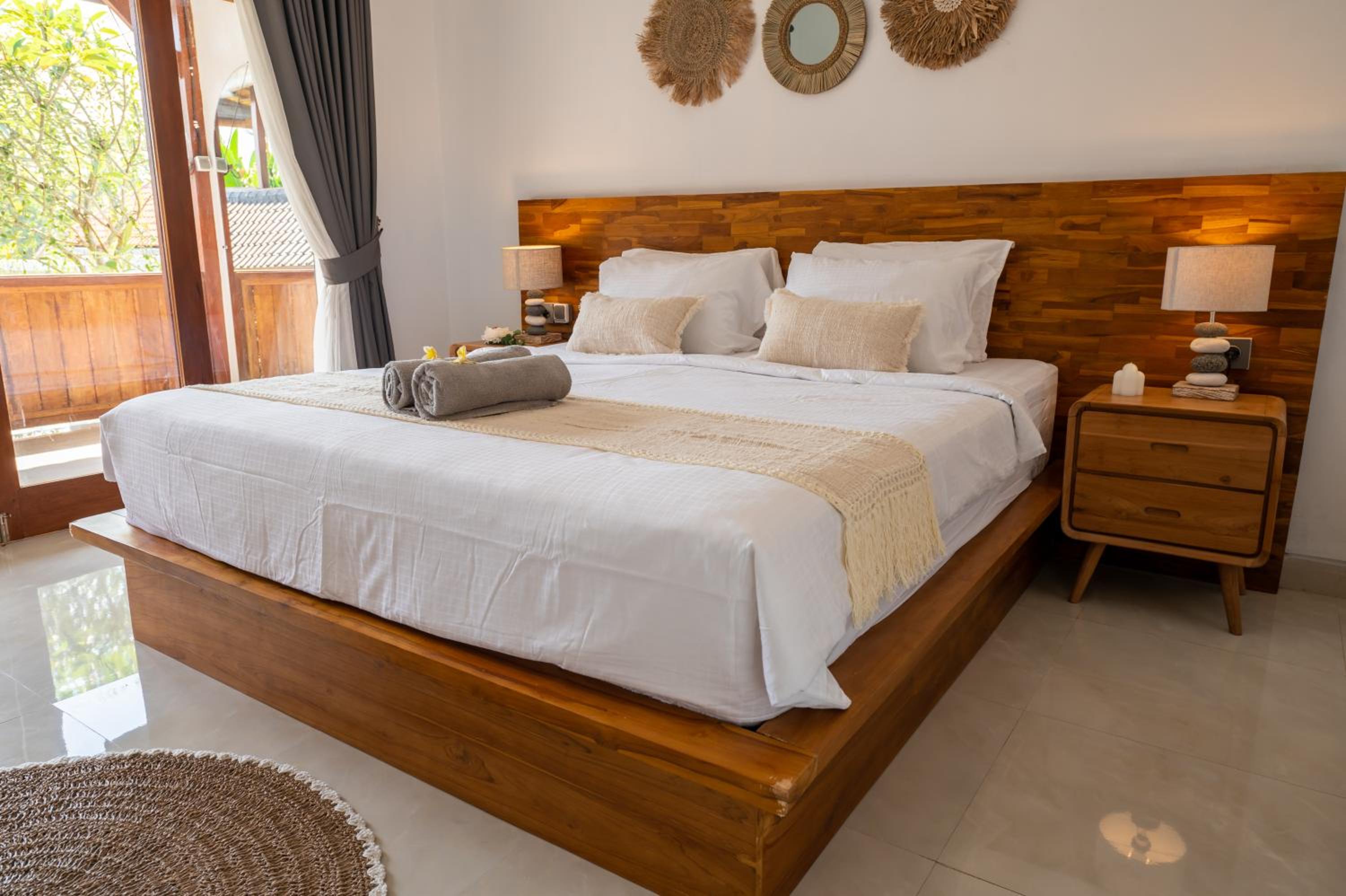 Villa Innerbloom stylish 2BR with large pool & garden view 4