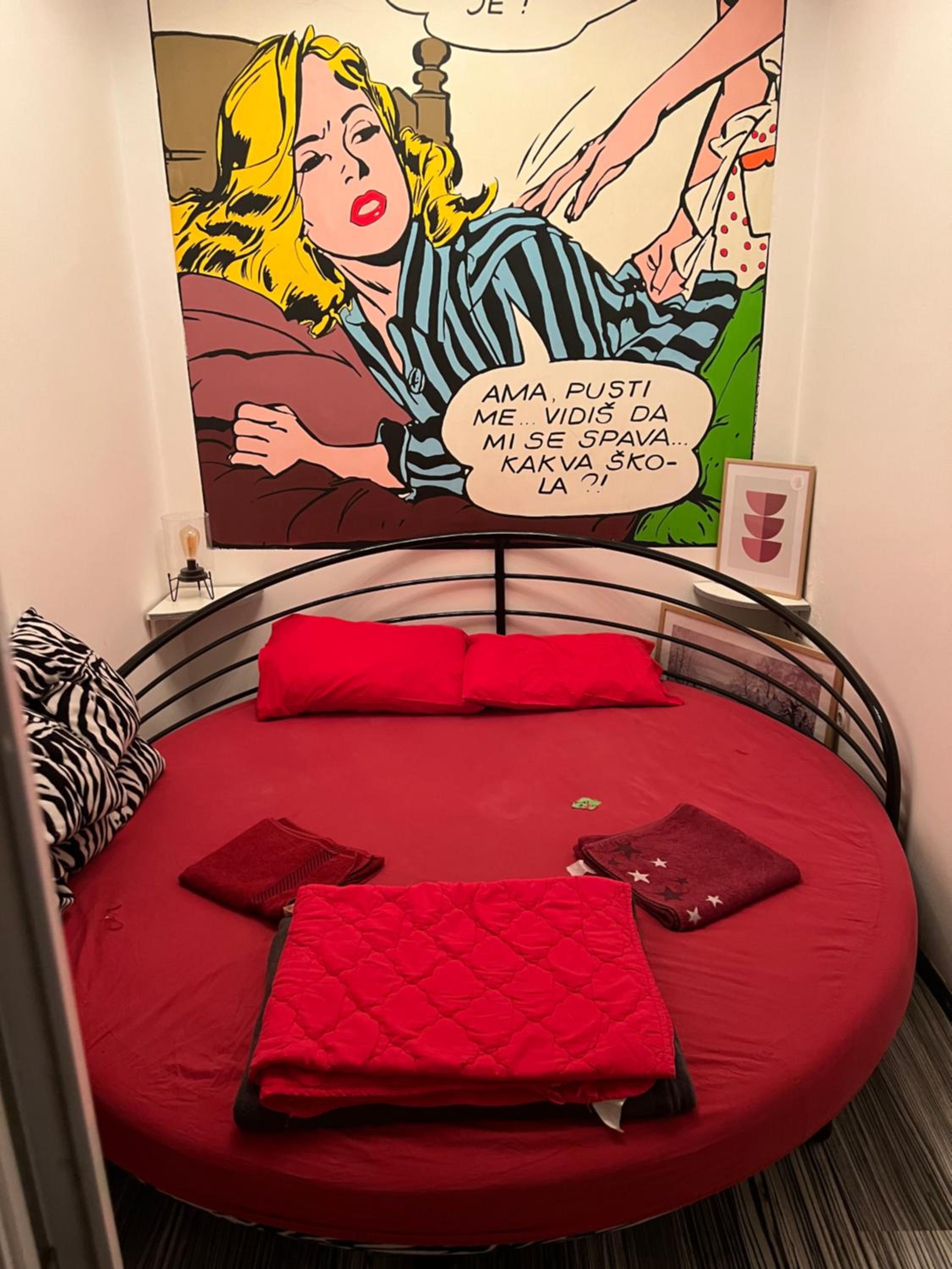 Pop Art view 4