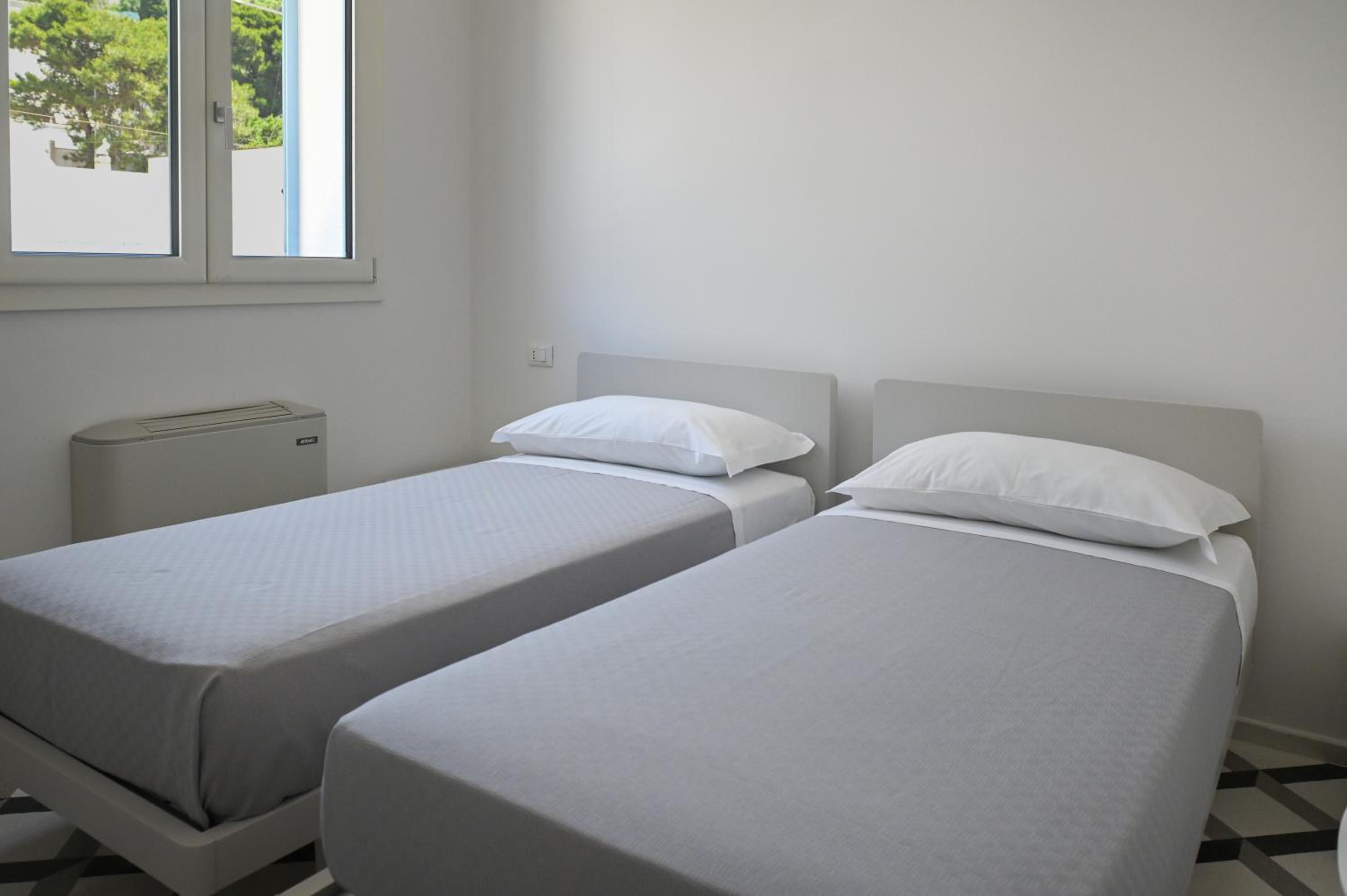 Perle Marine Suite Apartments