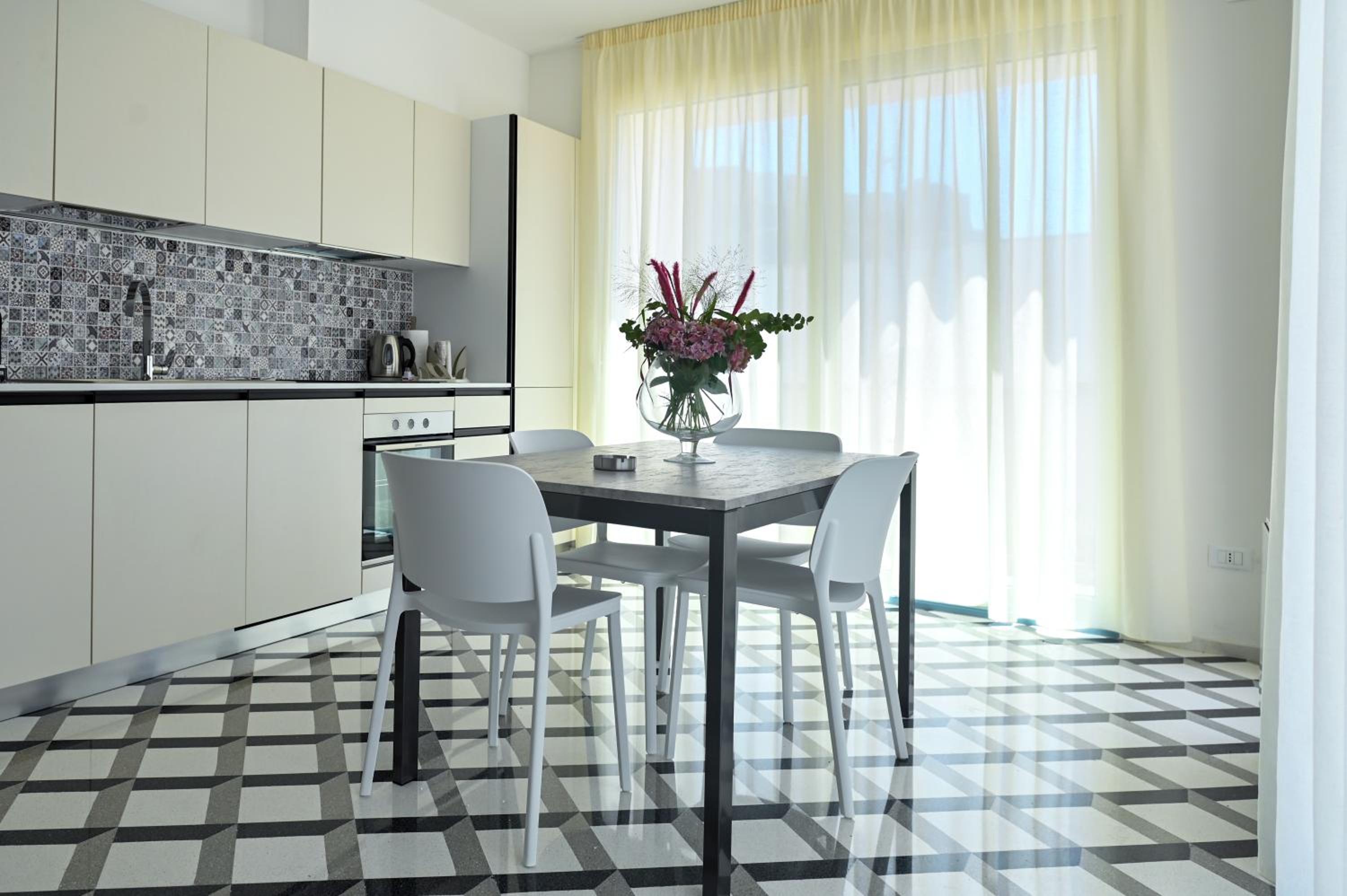 Perle Marine Suite Apartments