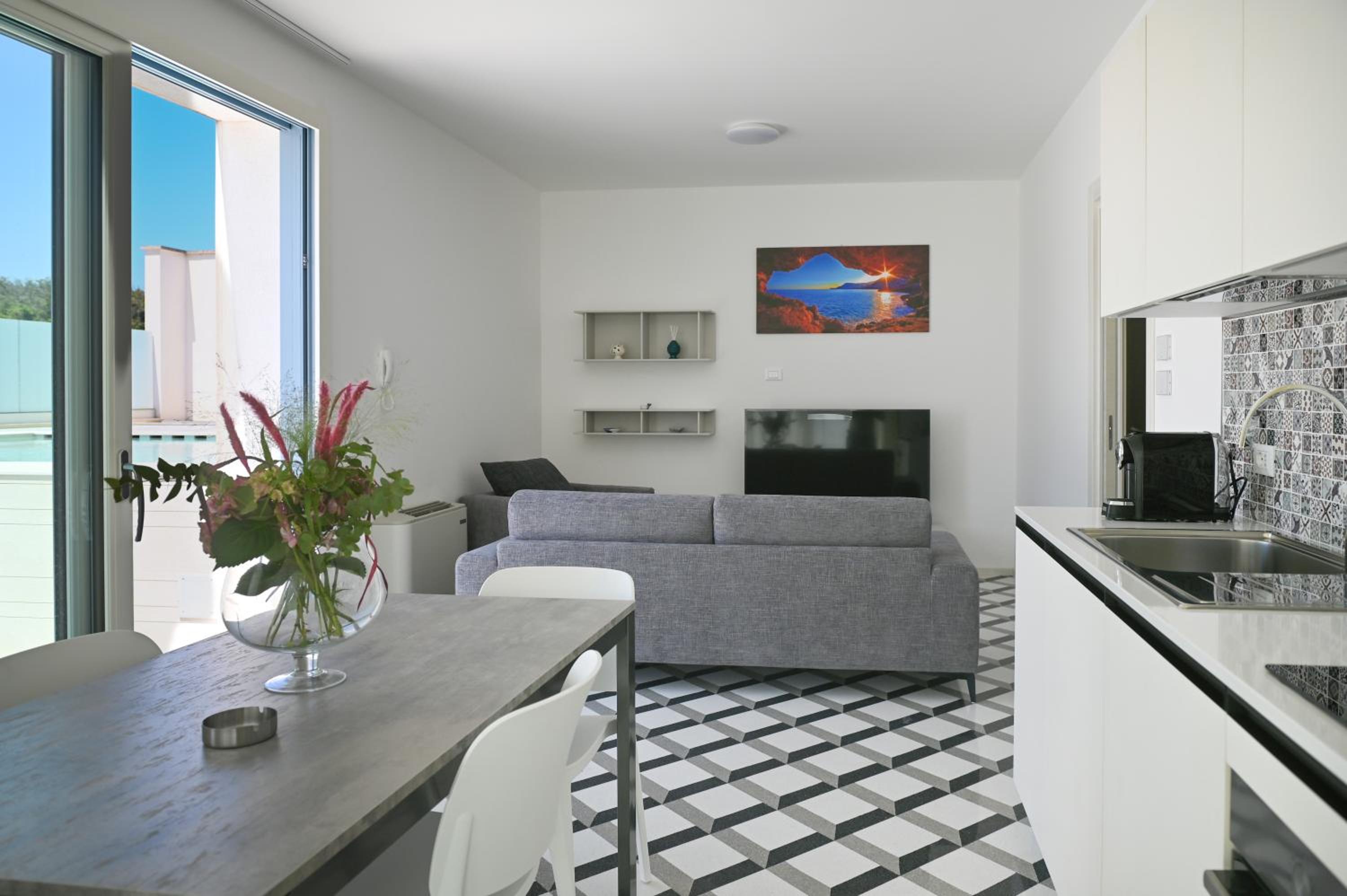 Perle Marine Suite Apartments