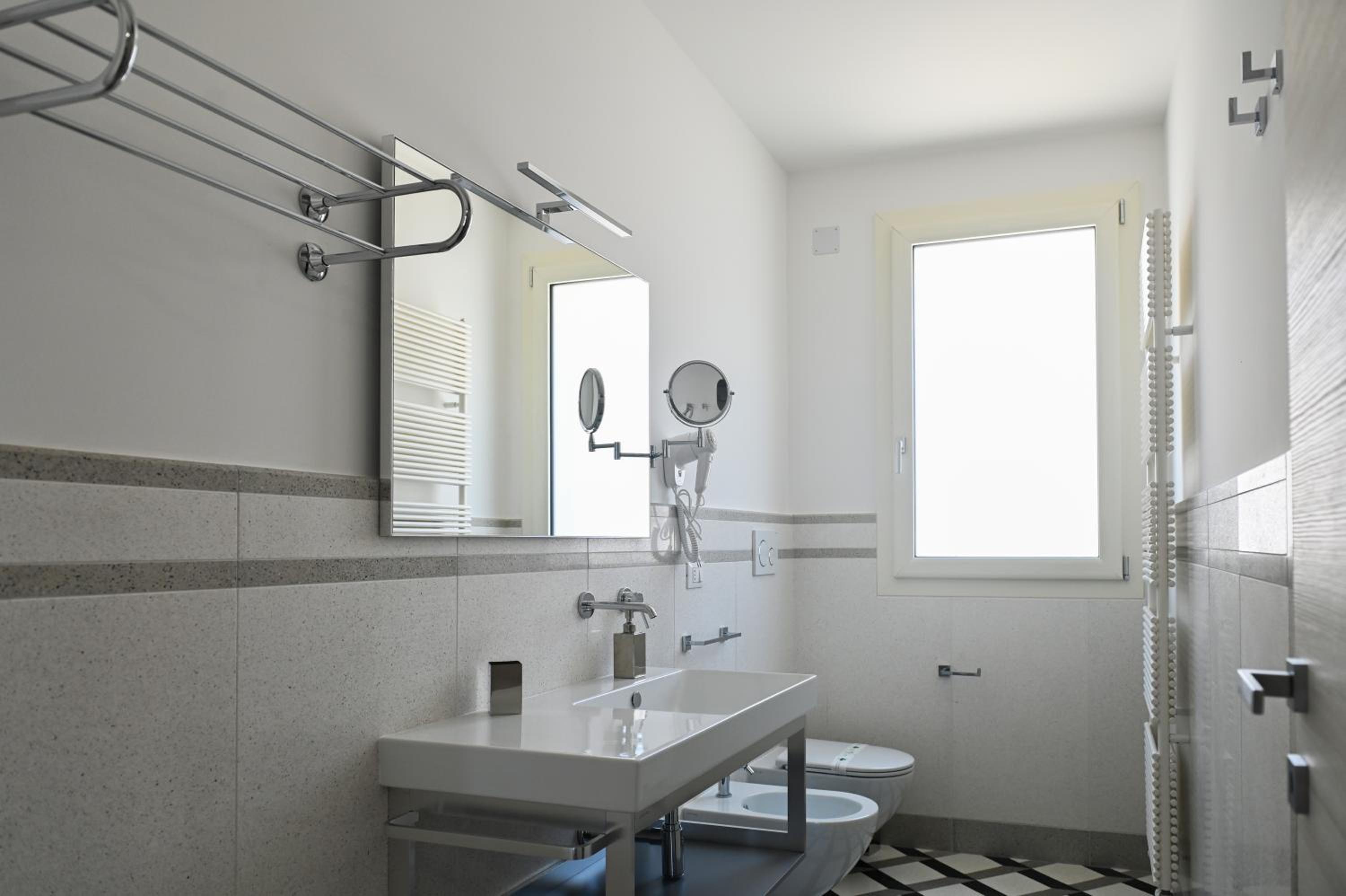 Perle Marine Suite Apartments