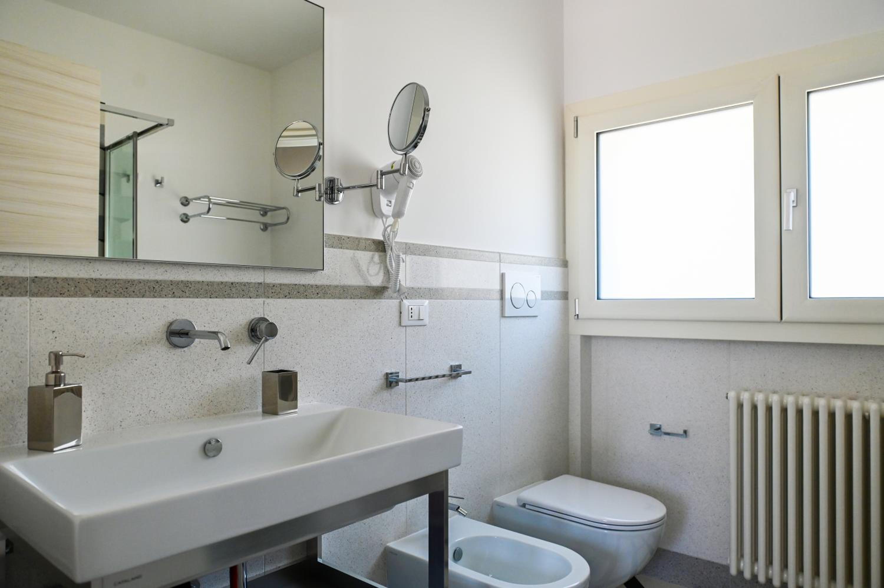 Perle Marine Suite Apartments