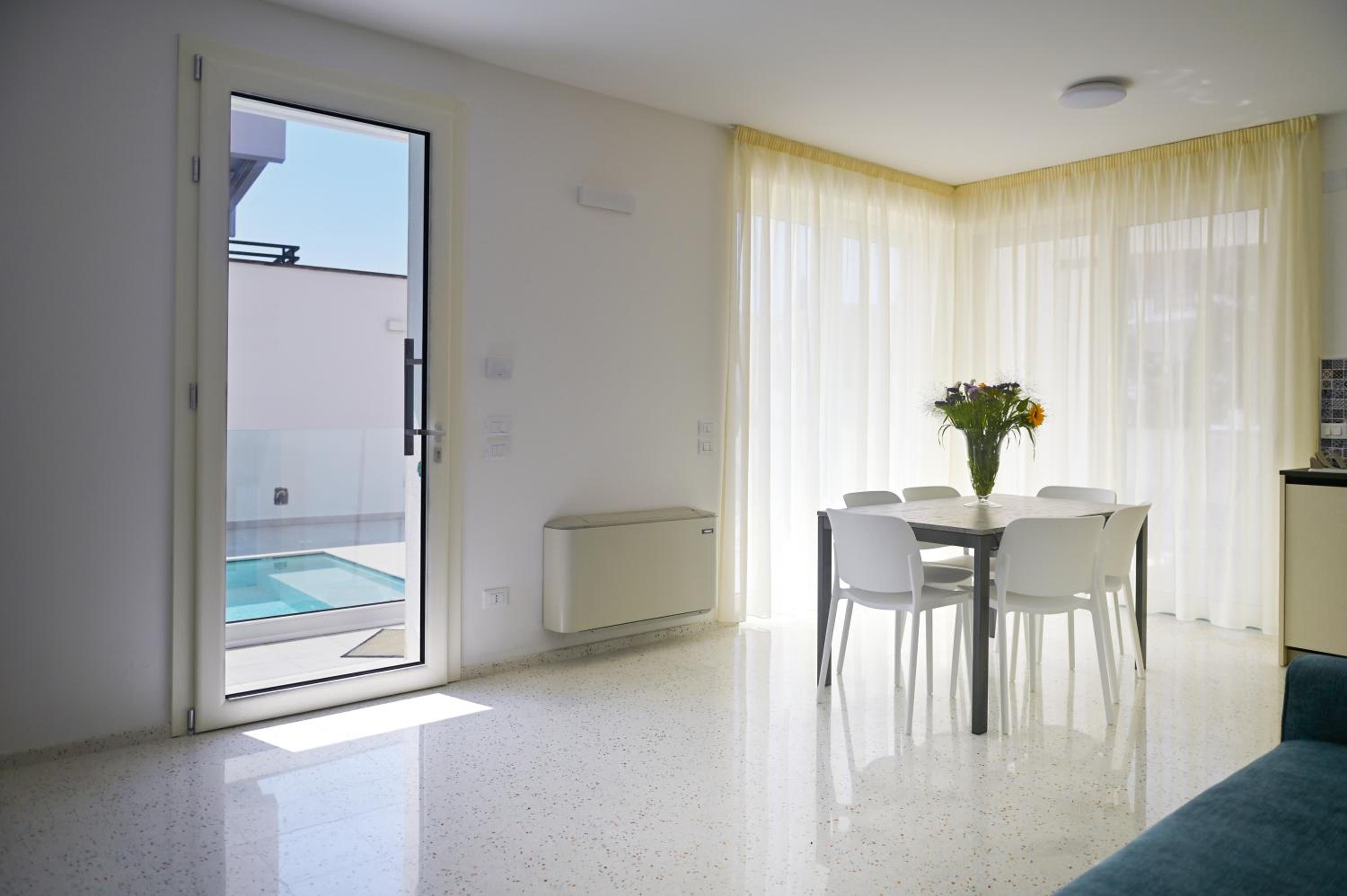 Perle Marine Suite Apartments