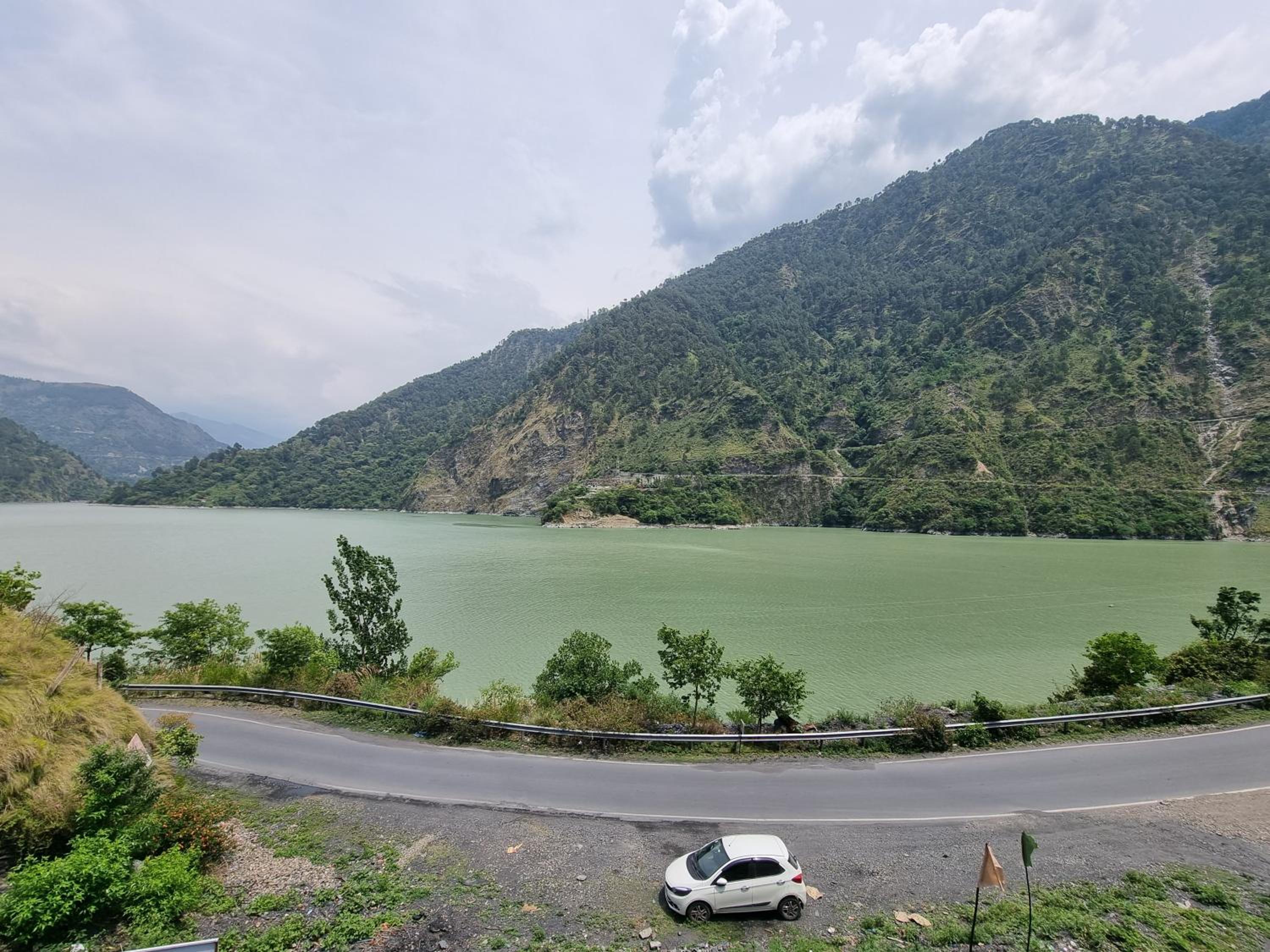 Chamera Inn - Riverside Homestay