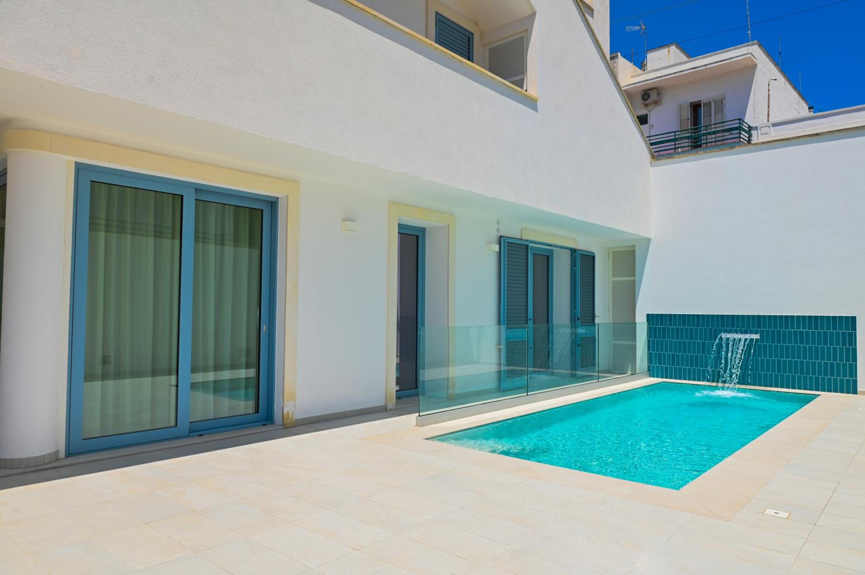 Perle Marine Suite Apartments