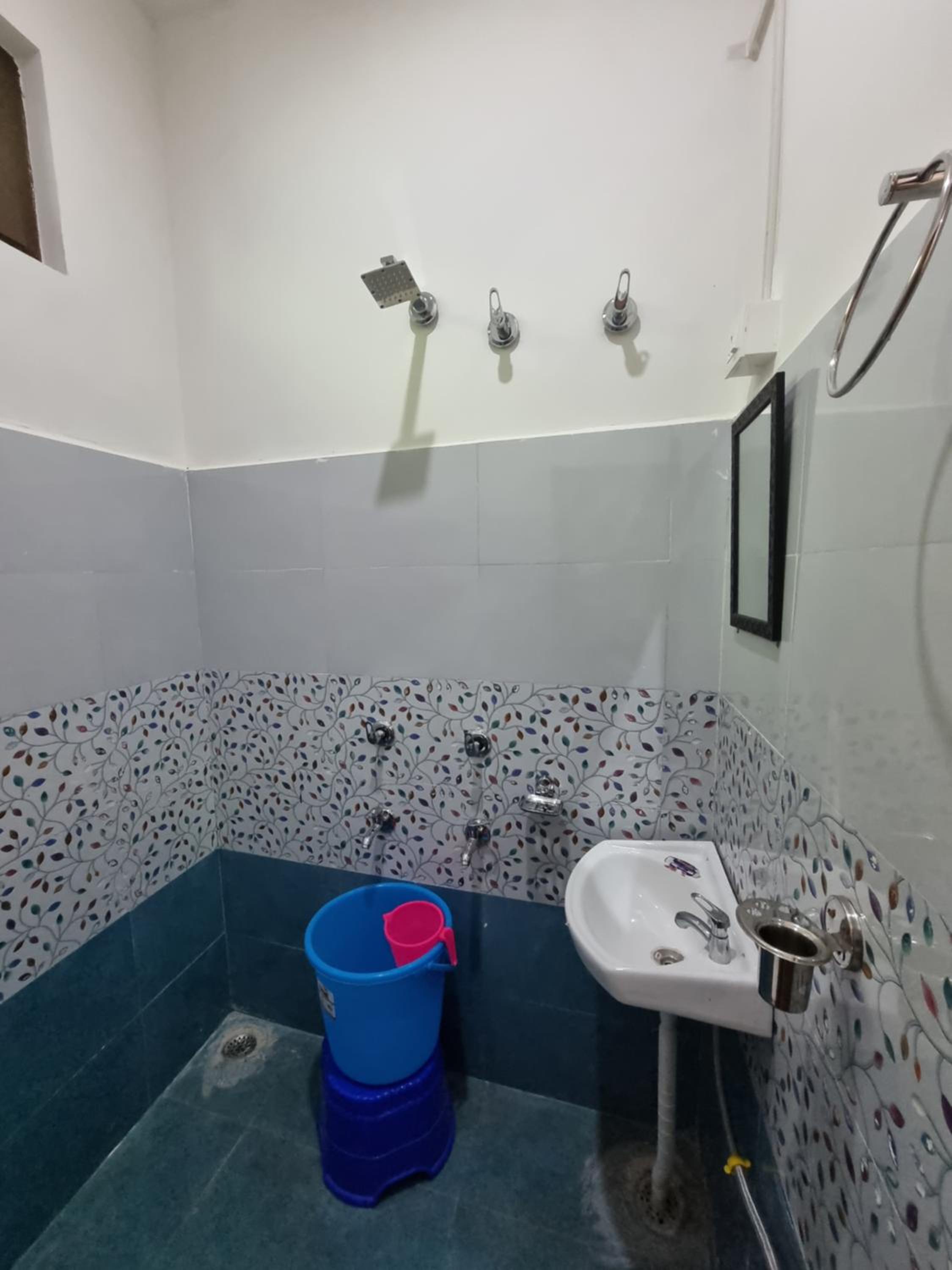 Chamera Inn - Riverside Homestay