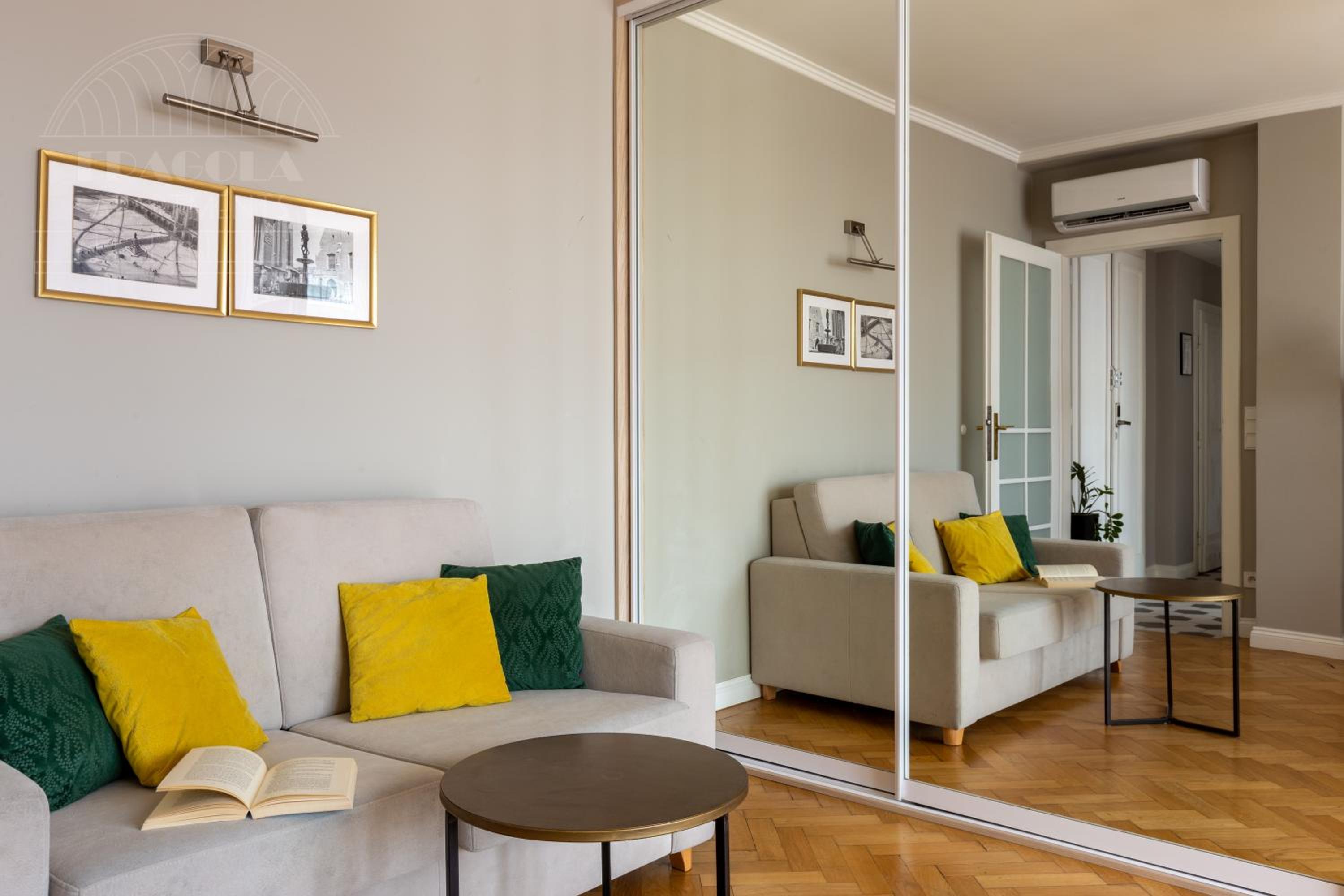 Feniks Fragola Apartments
