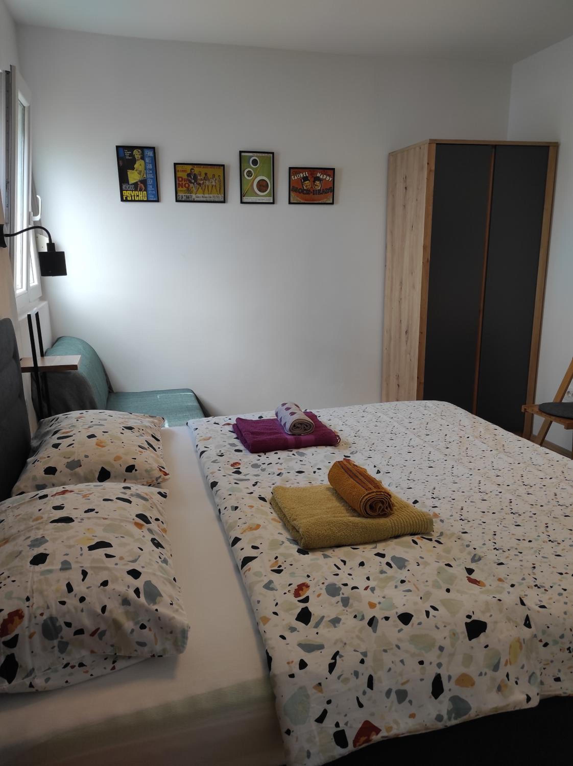 Photo 10