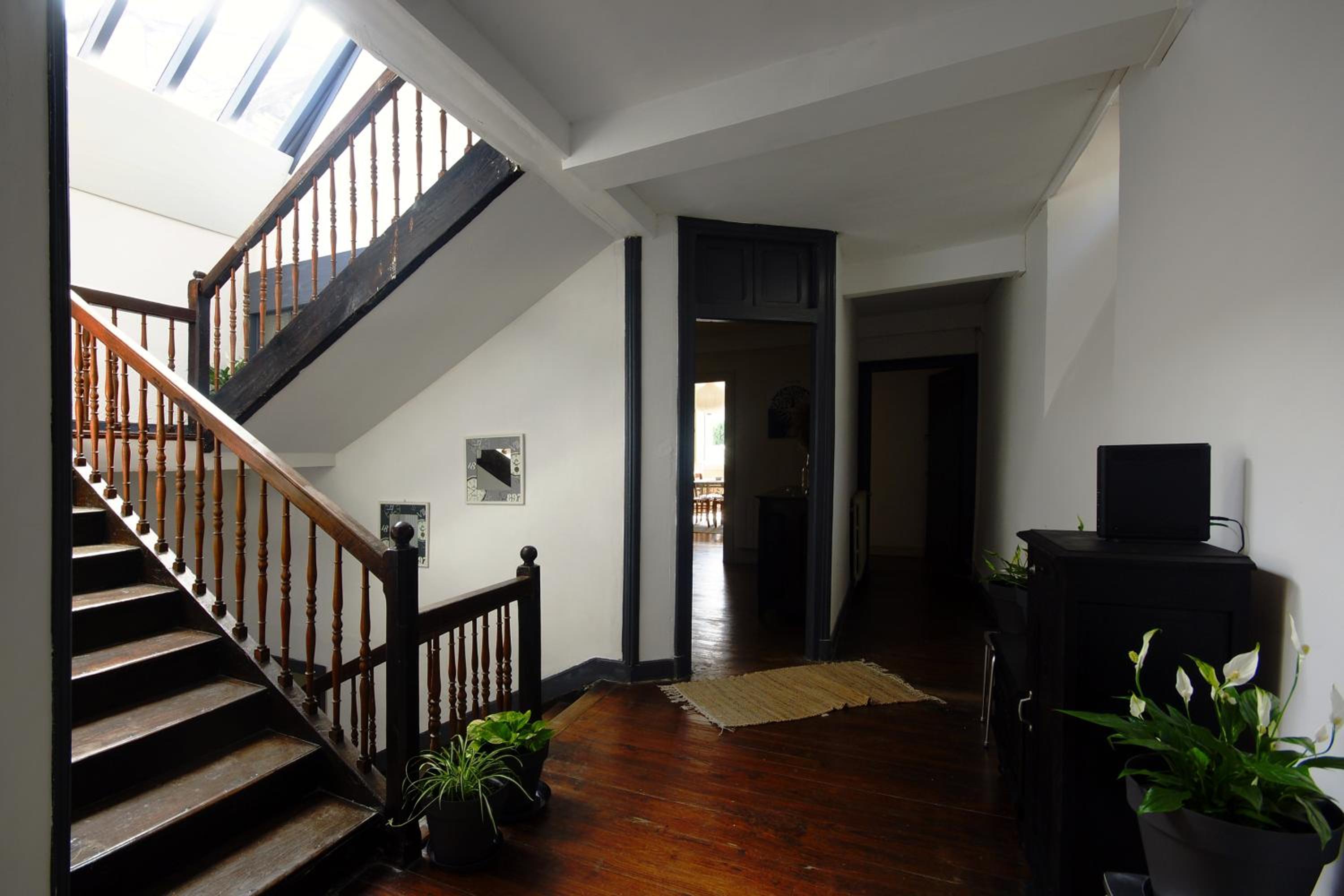 Spacieuse Maison de ville - Quartier Calme - 10 Personnes