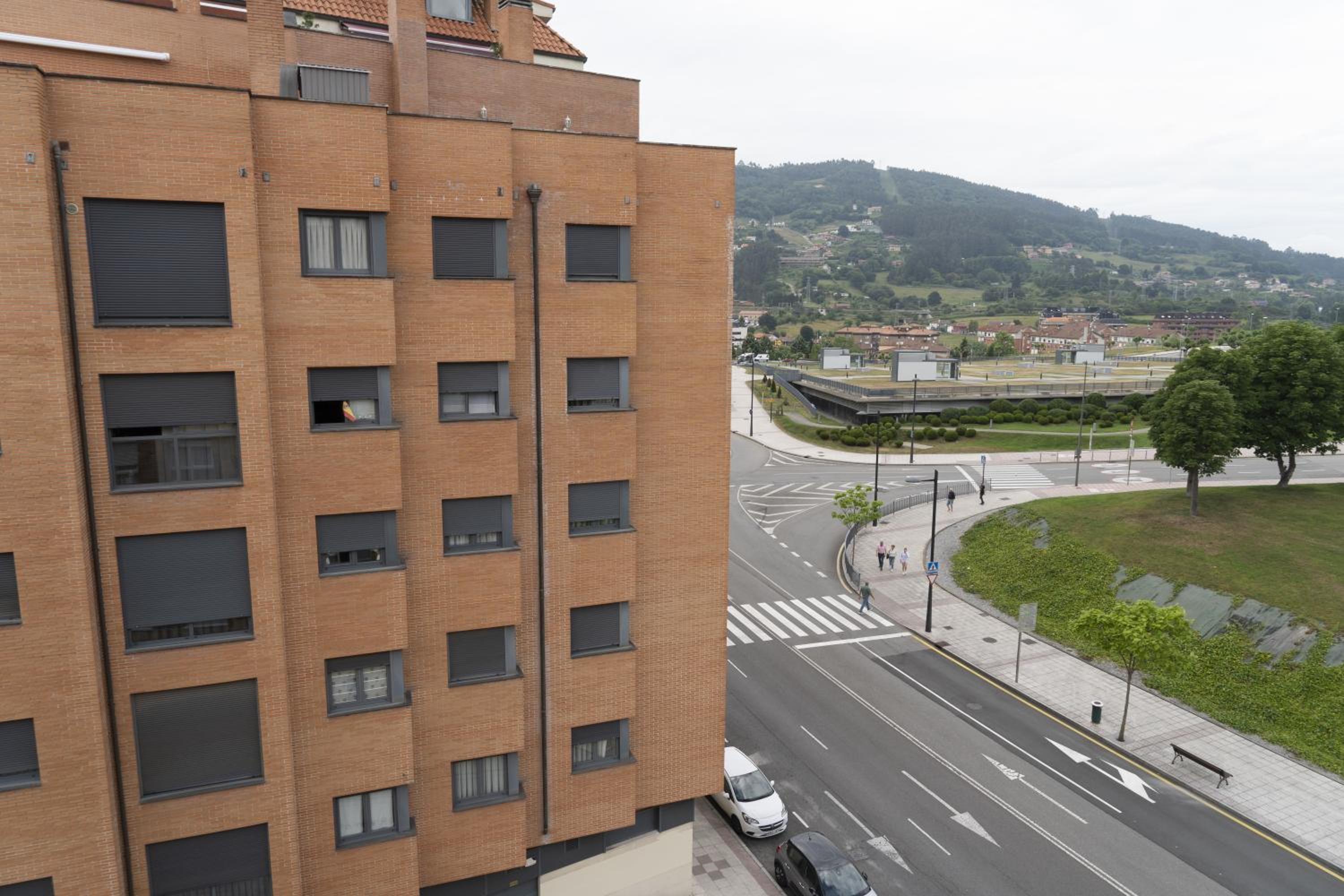 Acogedor Apartamento en Oviedo Frente al HUCA view 5