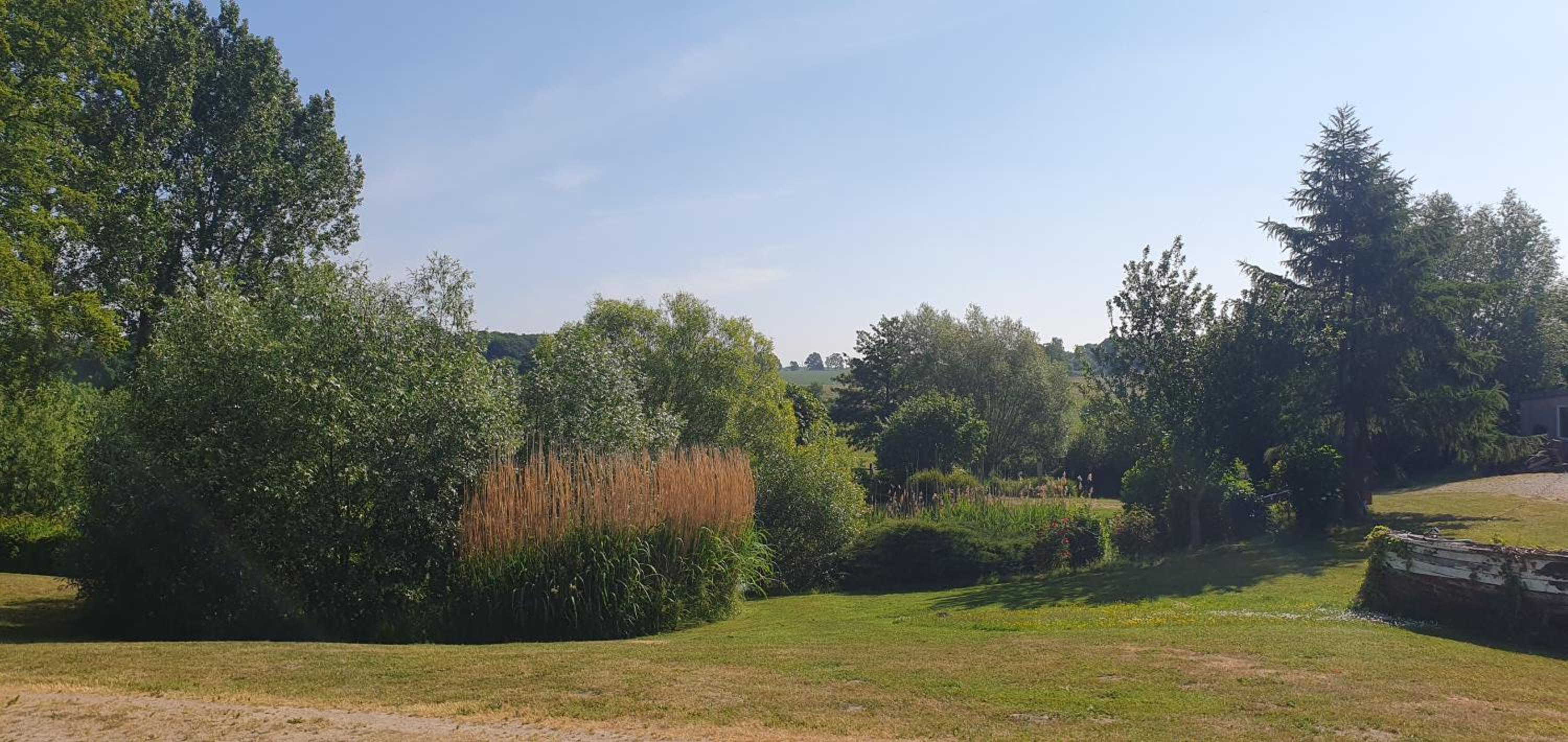 Peenehof Köppen - Ferienwohnungen & Schlaffässer