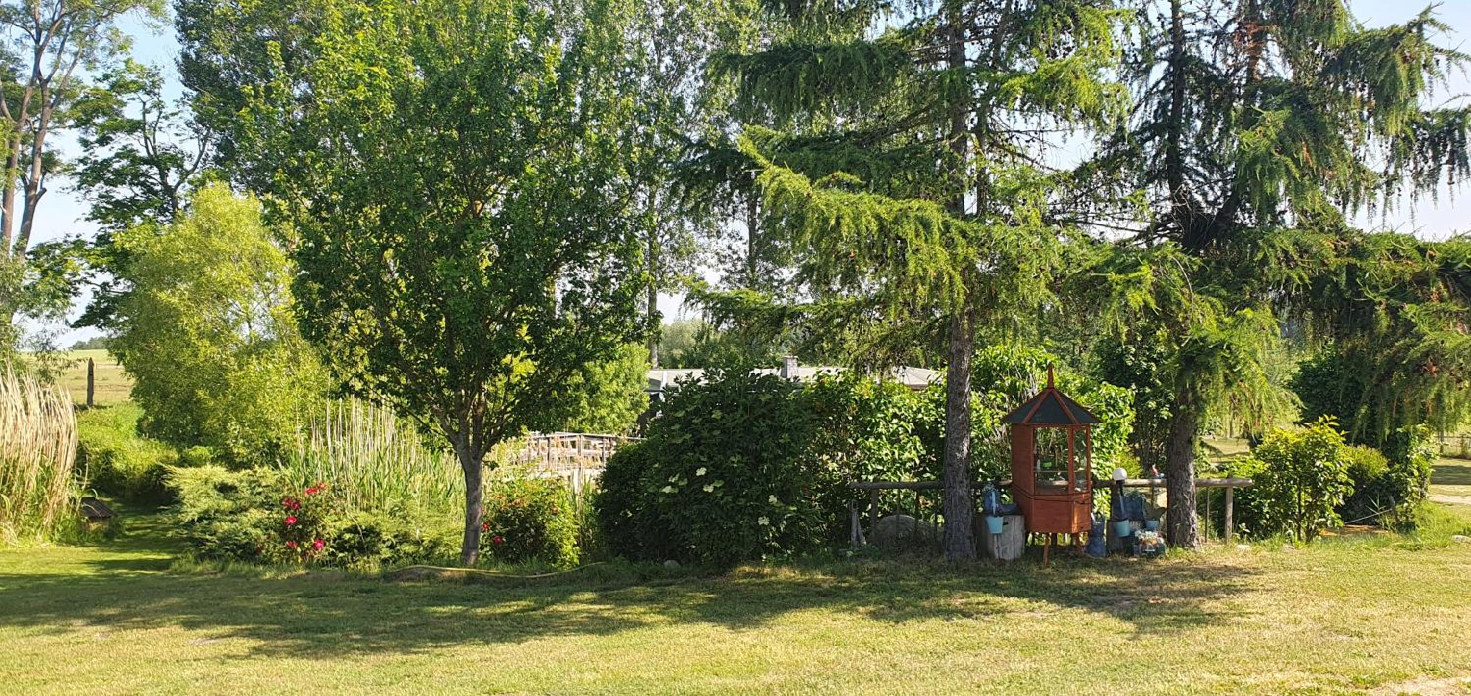 Peenehof Köppen - Ferienwohnungen & Schlaffässer