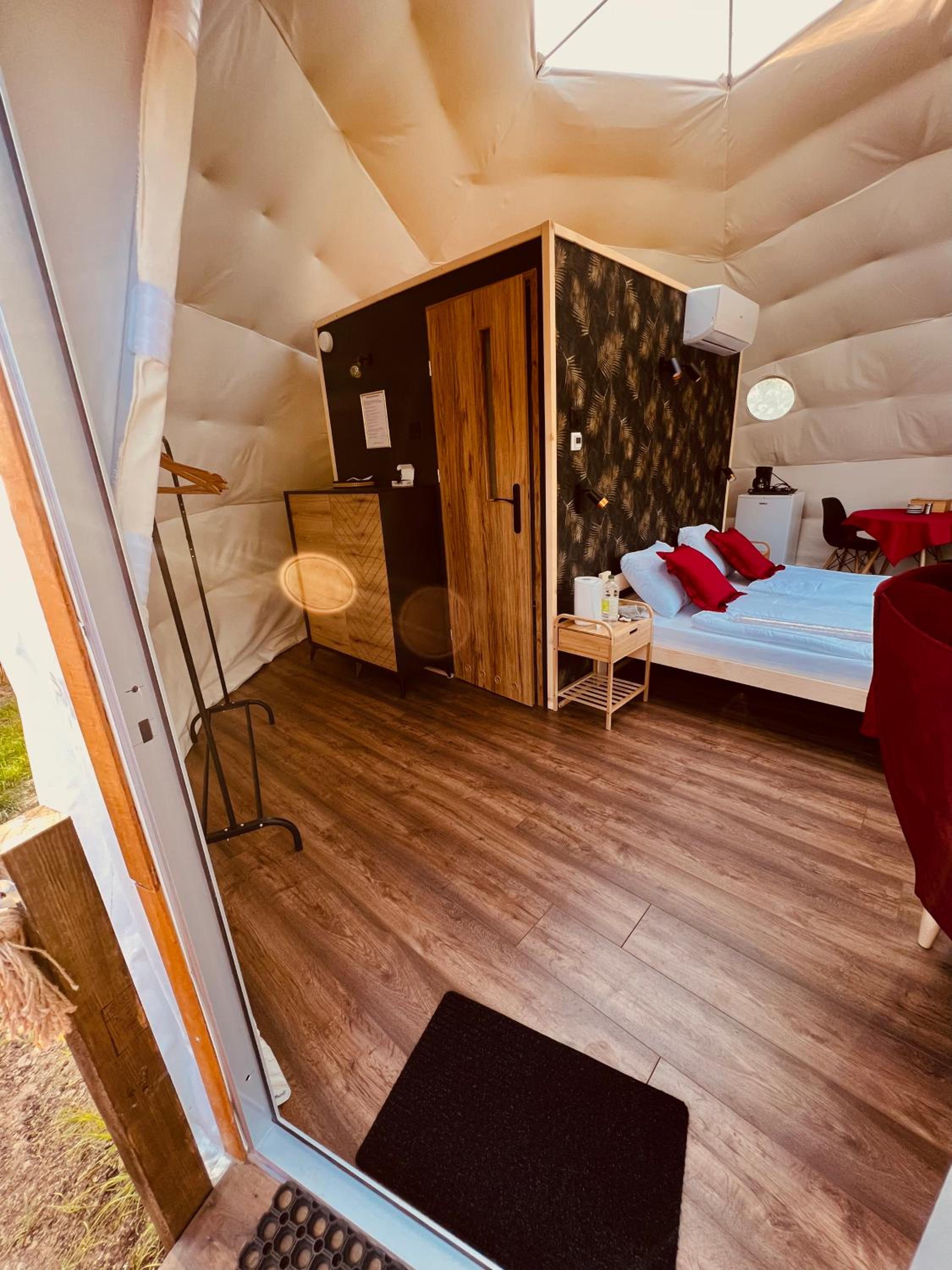 Glamping Stacja Zieleniec w Nałęczowie